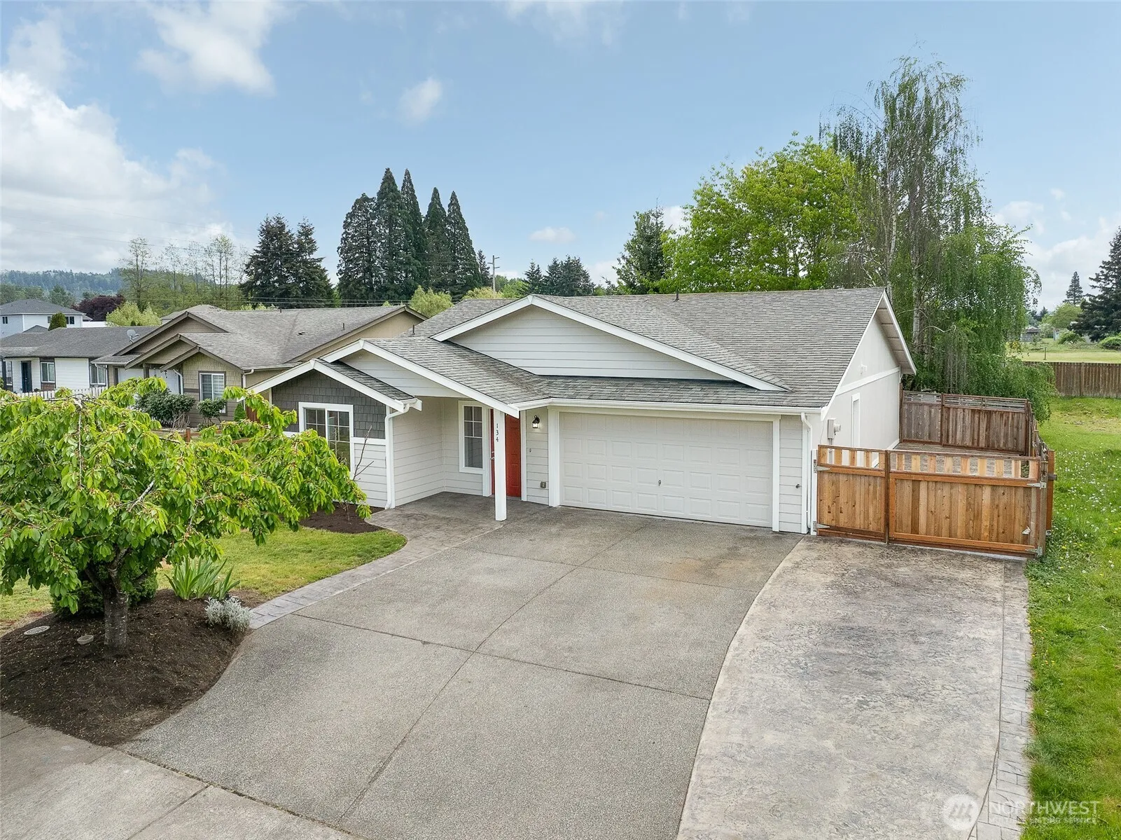 Property photo for 134 5th Avenue Se, Pacific