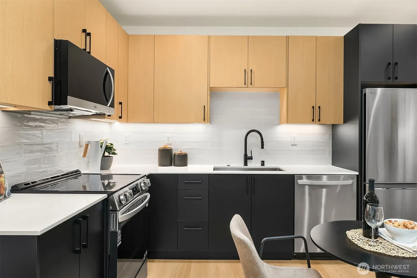 Property photo for 1457 22nd Avenue #a, Seattle photo 4