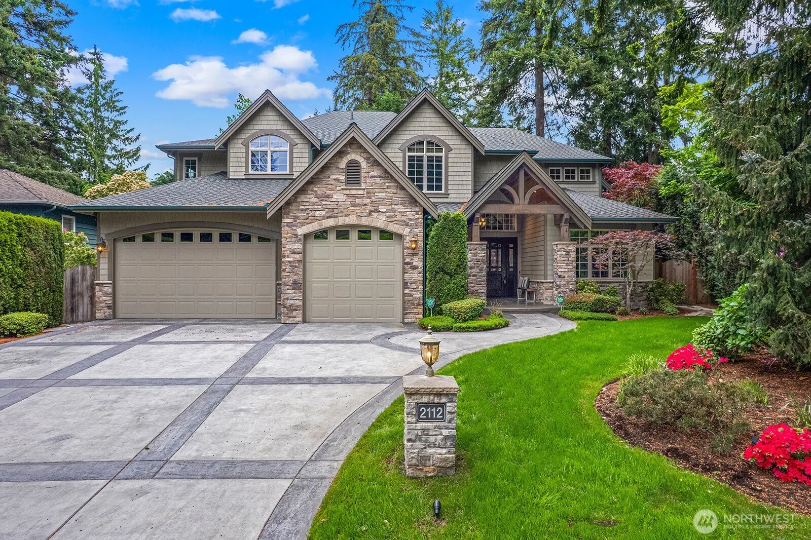 2112 104th Place Se, Bellevue