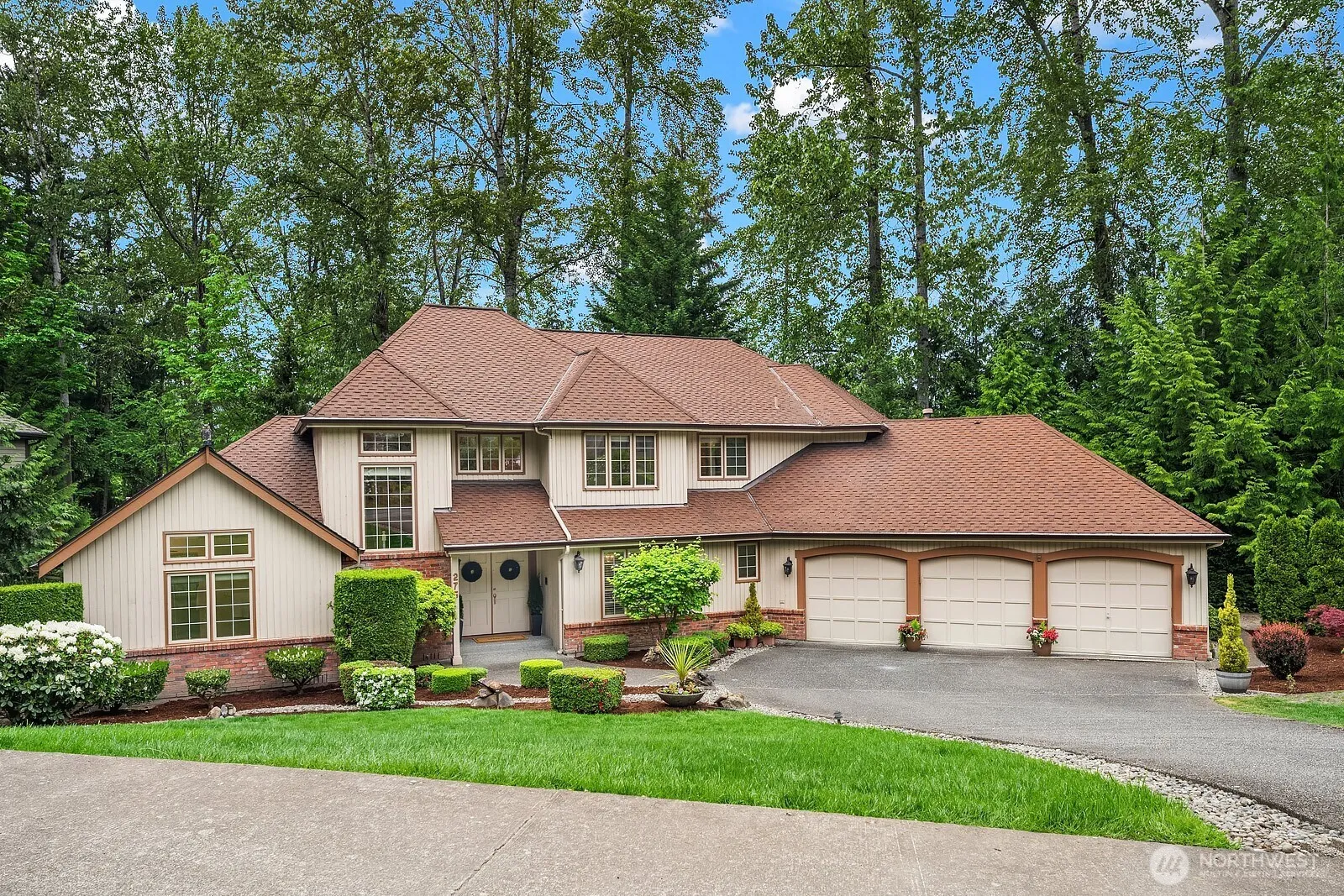 Property photo for 275 Mt Quay Drive Nw, Issaquah photo 2