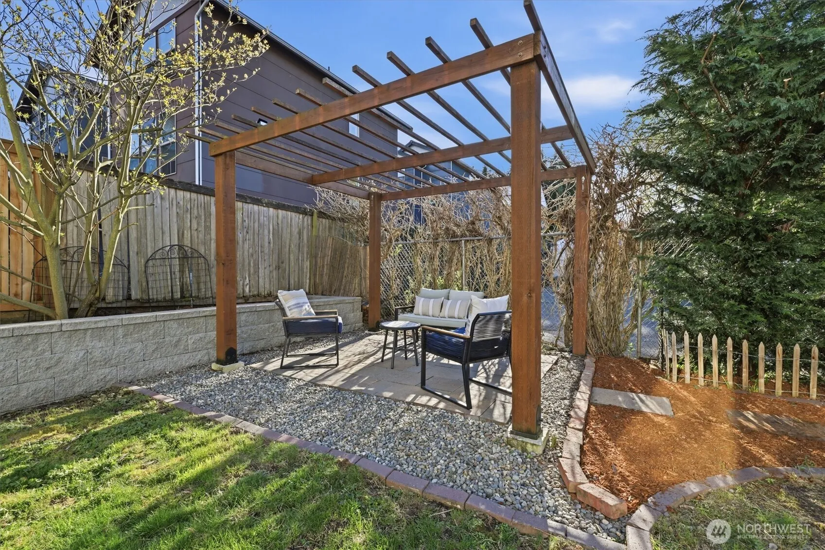 Property photo for 3557 S Hudson Street, Seattle photo 5