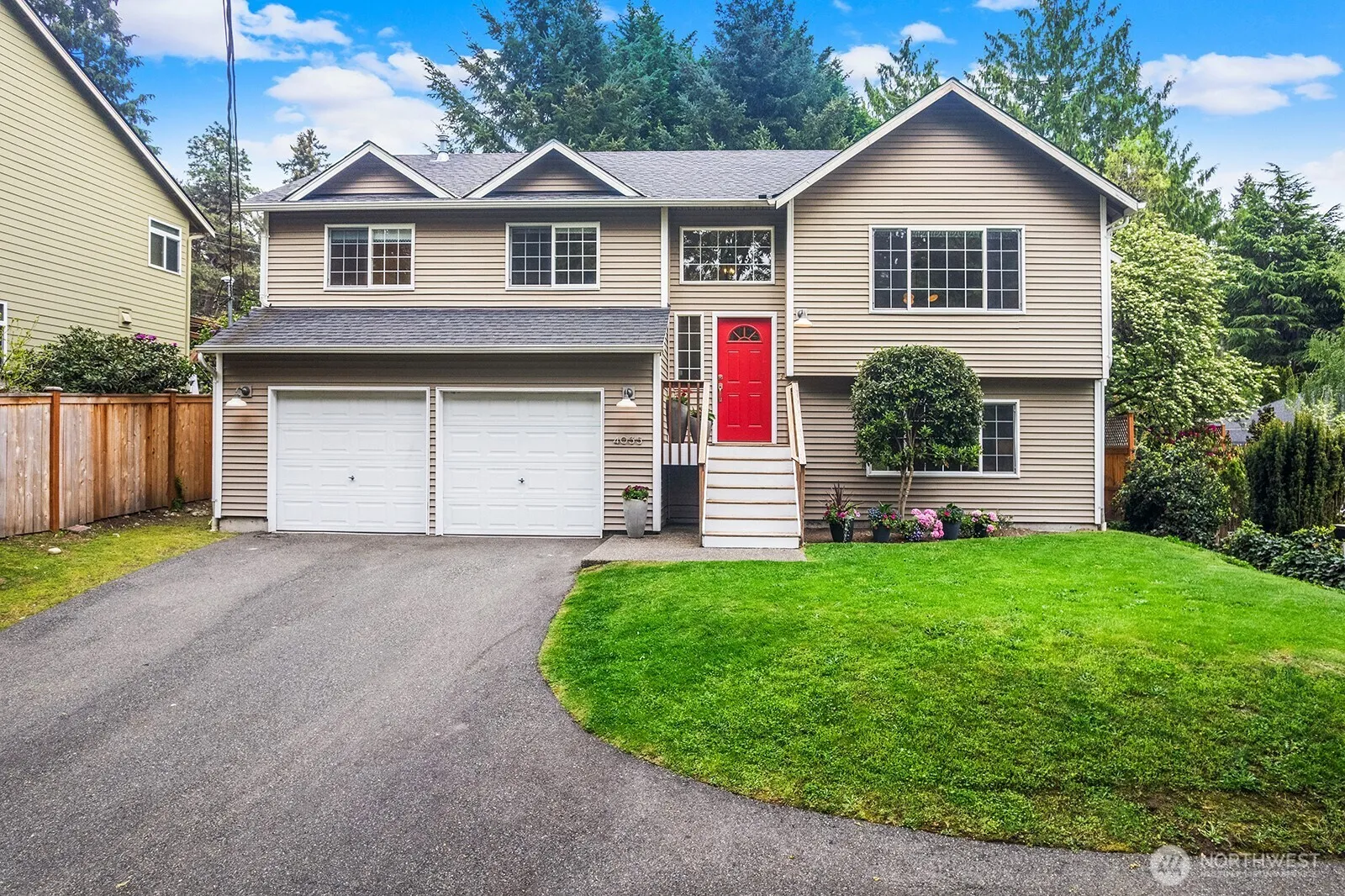 Property photo for 4035 Ne 110th Street, Seattle