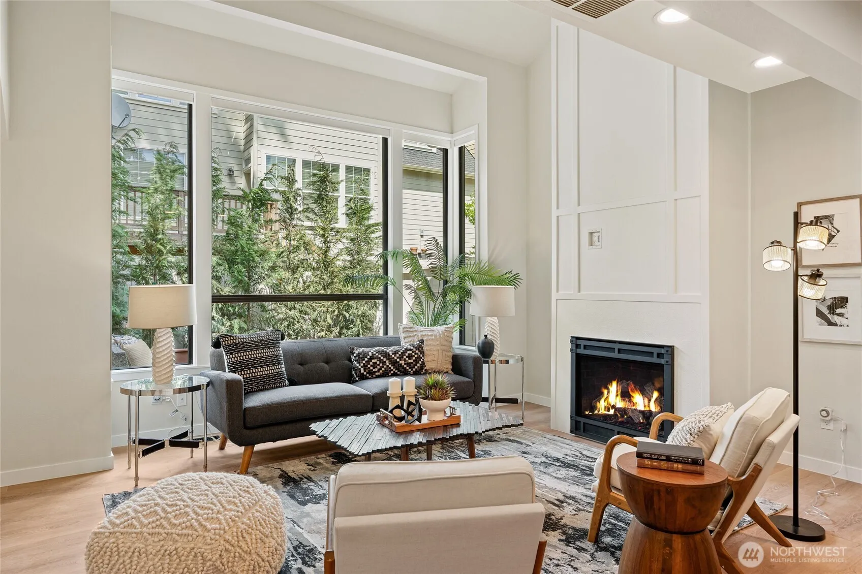 1400 Bellevue Way Se #1, Bellevue