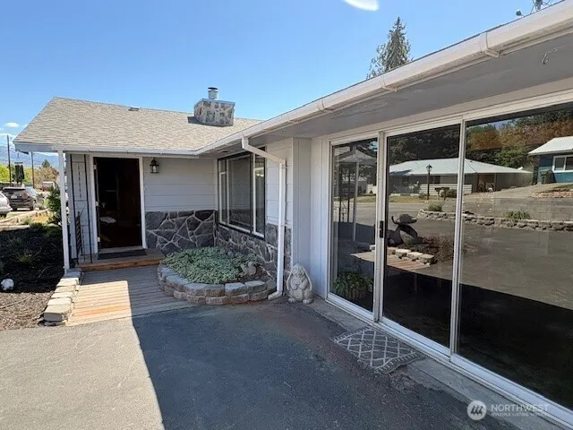 Property photo for 23 W Hale Avenue, Omak photo 3