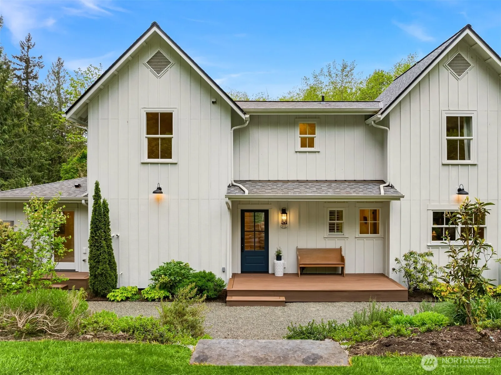 Property photo for 4080 Crystal Springs Drive Ne, Bainbridge Island photo 2