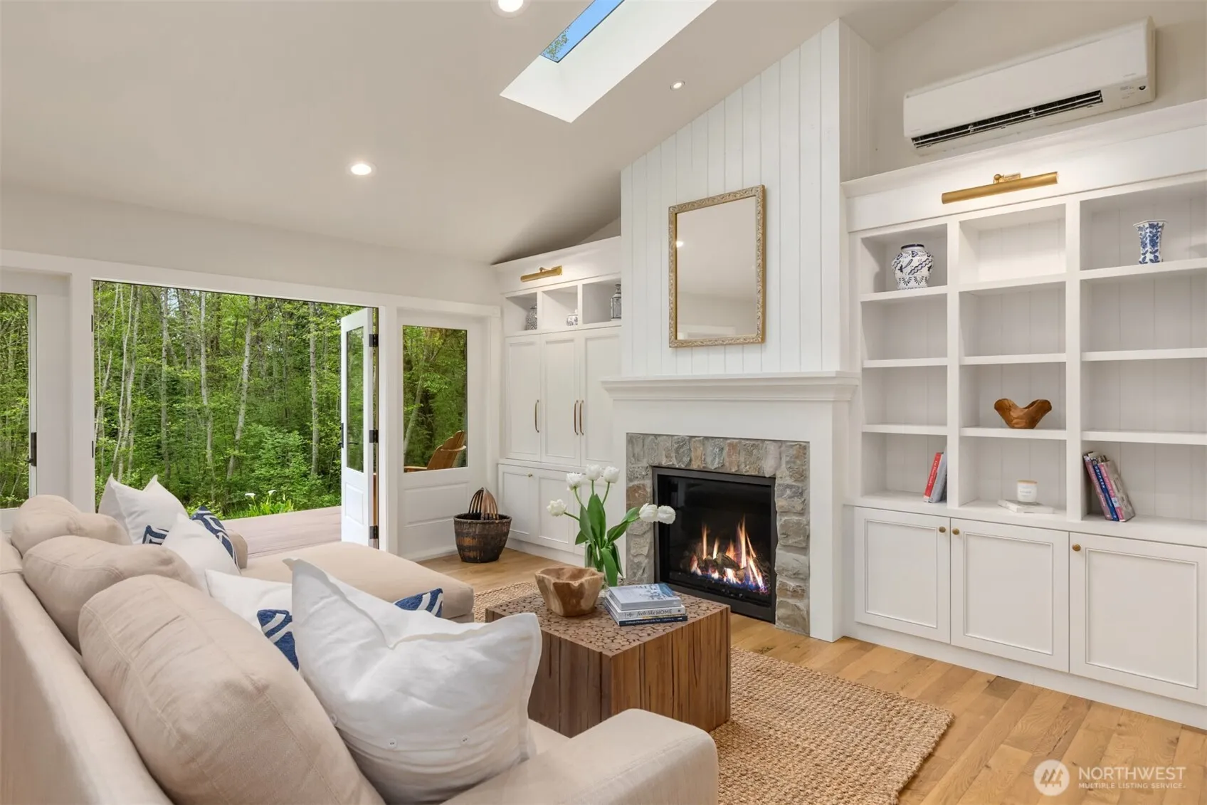 Property photo for 4080 Crystal Springs Drive Ne, Bainbridge Island photo 5