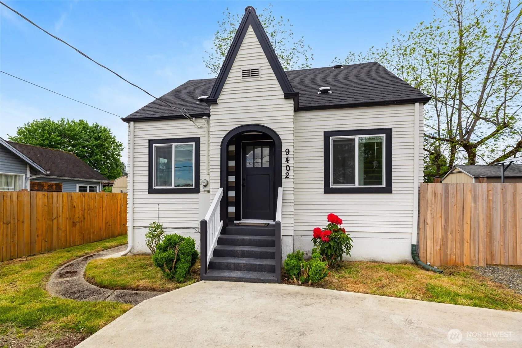 Property photo for 9402 Portland Avenue E, Tacoma photo 2