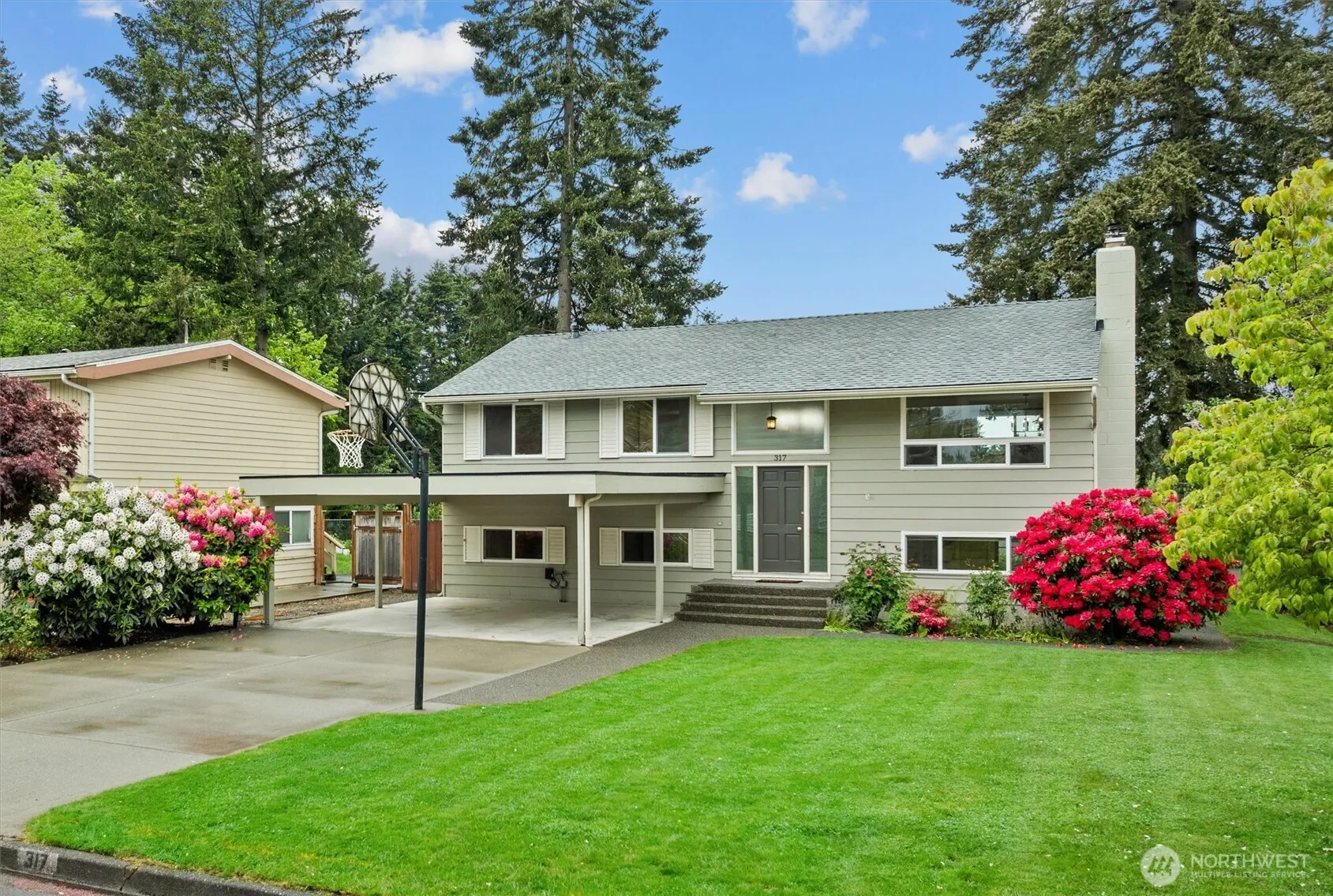 Property photo for 317 Ave Ne 145th, Bellevue photo 2