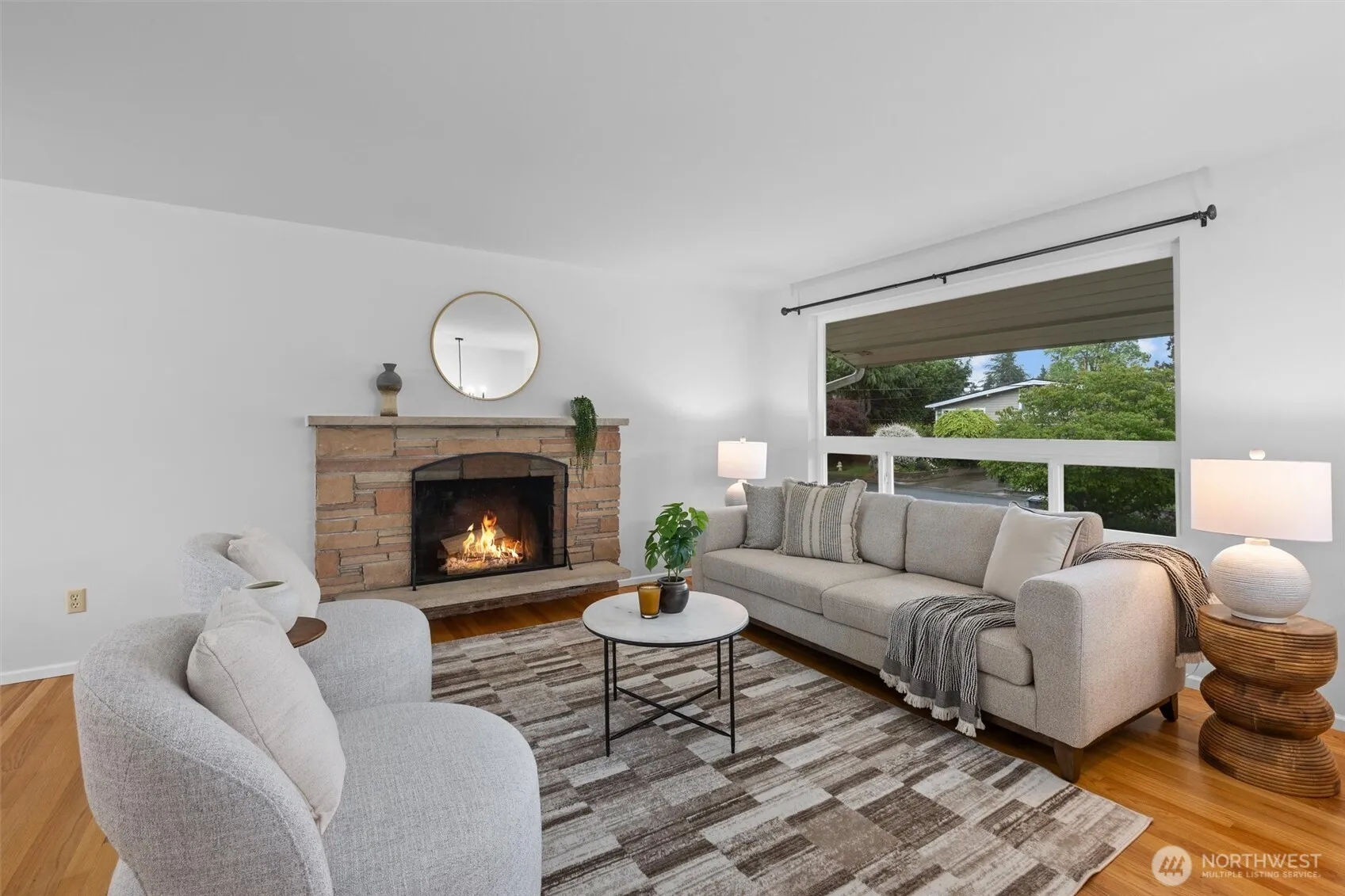 Property photo for 317 Ave Ne 145th, Bellevue photo 4