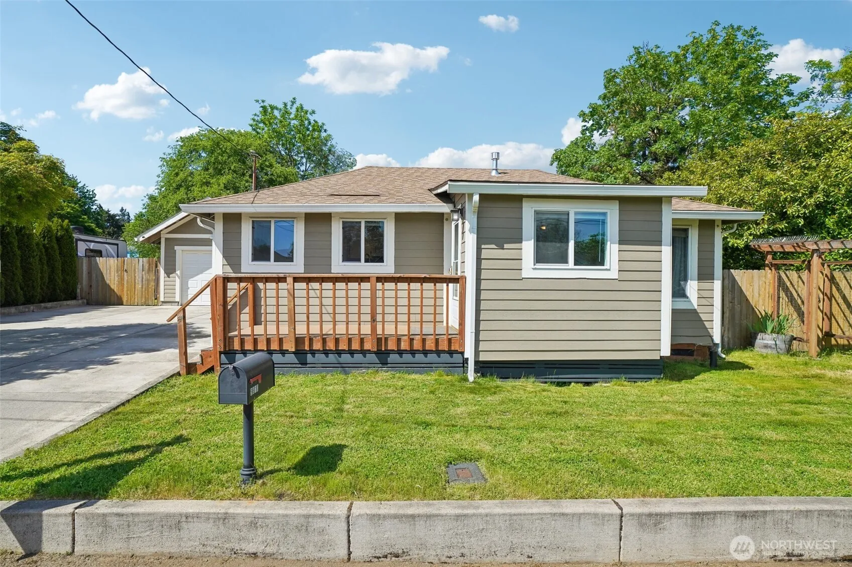 Property photo for 9810 Ne 3rd Street, Vancouver photo 2