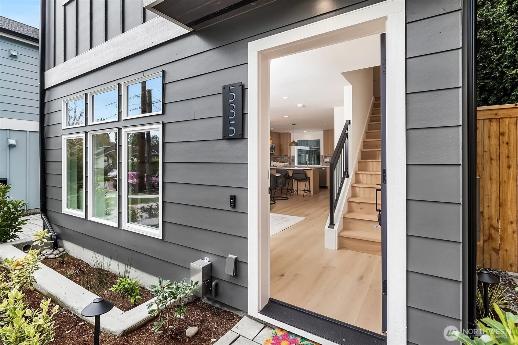 Property photo for 535 N 70th Street, Seattle photo 2