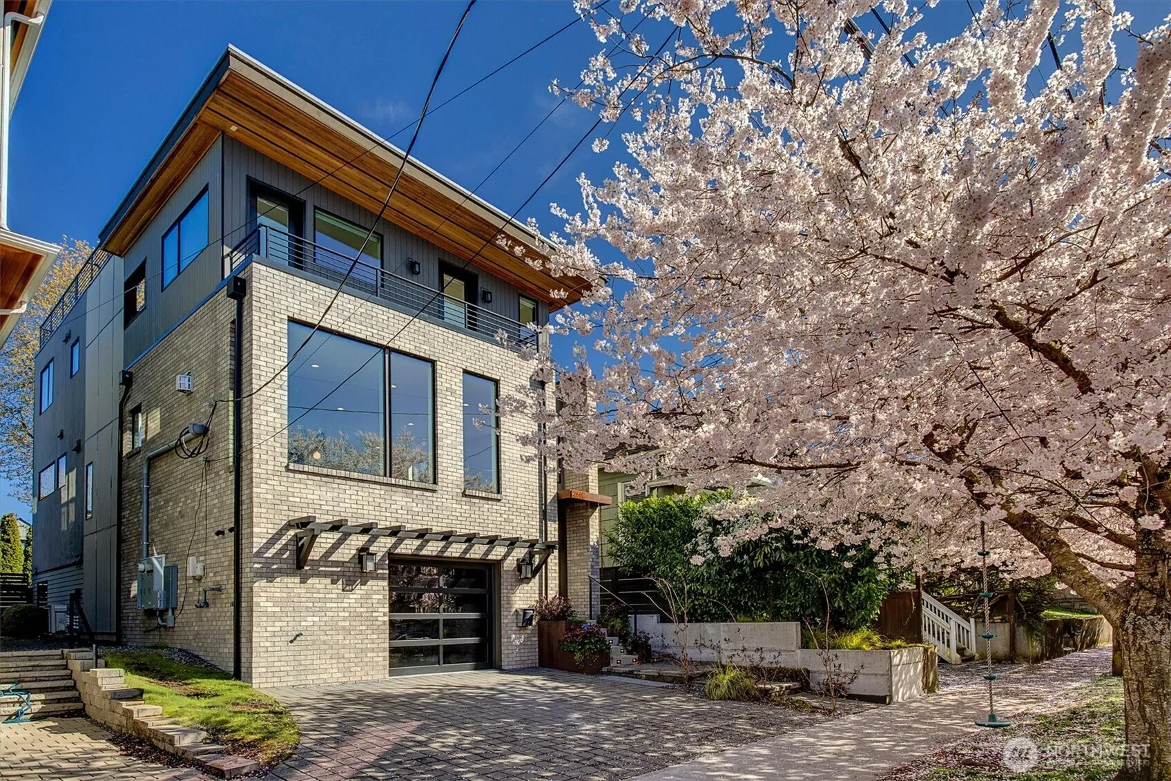 Property photo for 2660 9th Avenue W, Seattle