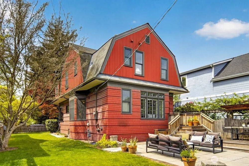 Property photo for 610 16th Avenue E, Seattle, WA 98112