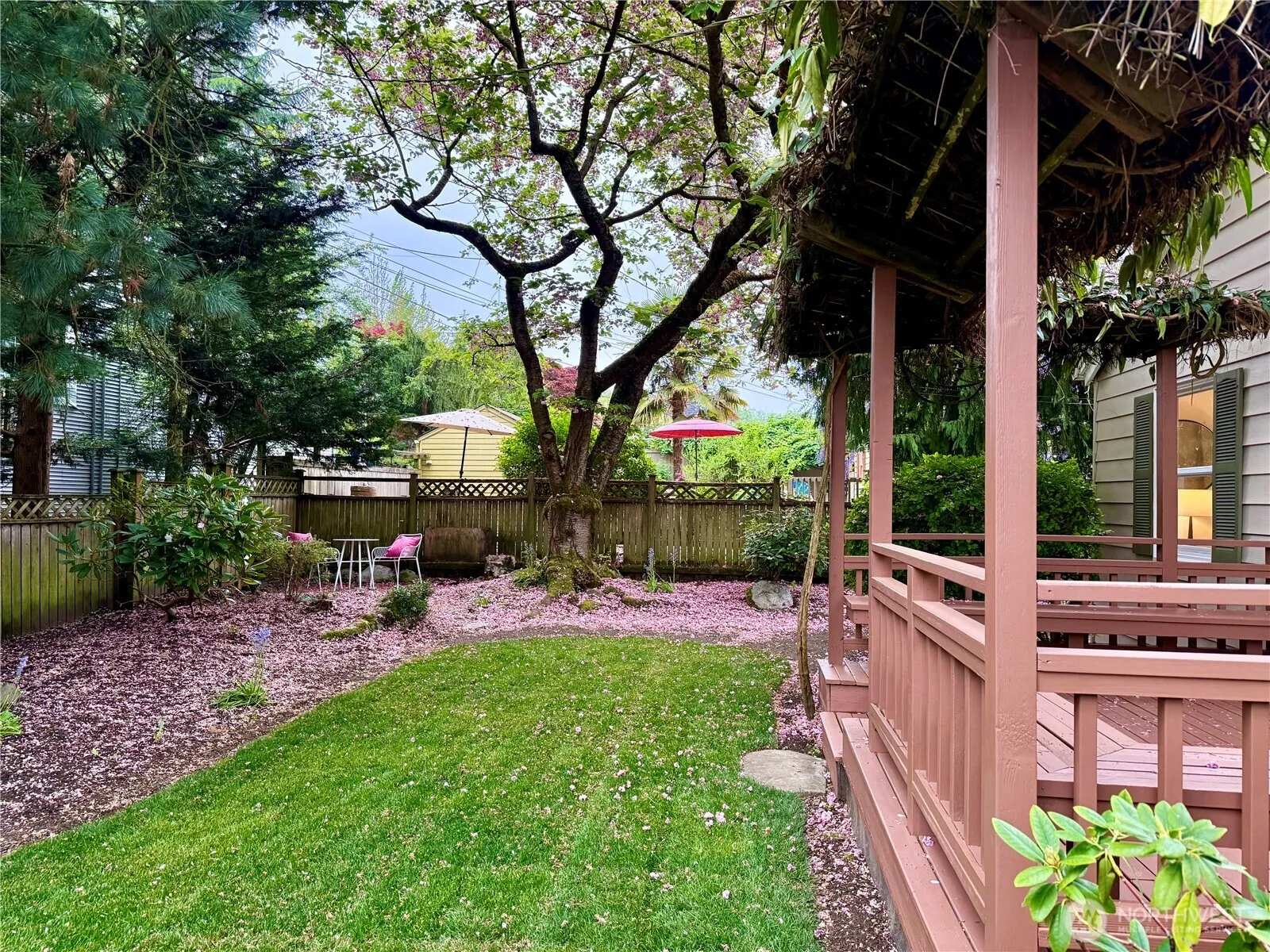 Property photo for 2113 Ne 81st Place, Seattle photo 4