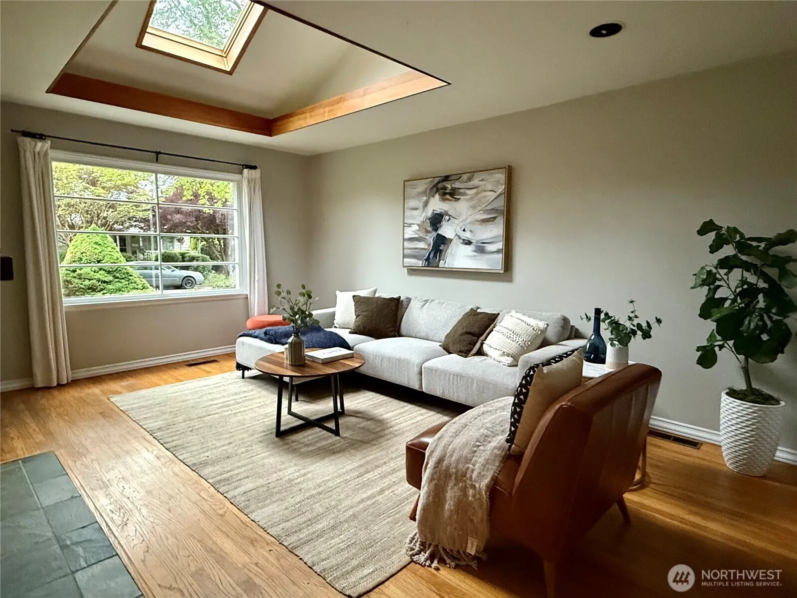 Property photo for 2113 Ne 81st Place, Seattle photo 2