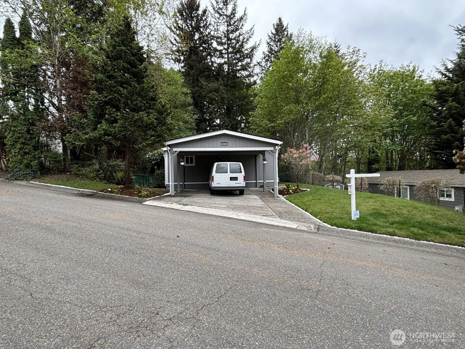 Property photo for 12615 Ne 189th Street, Bothell photo 2