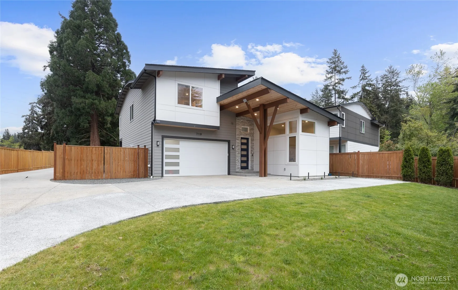 719 Edmonds Way, Edmonds