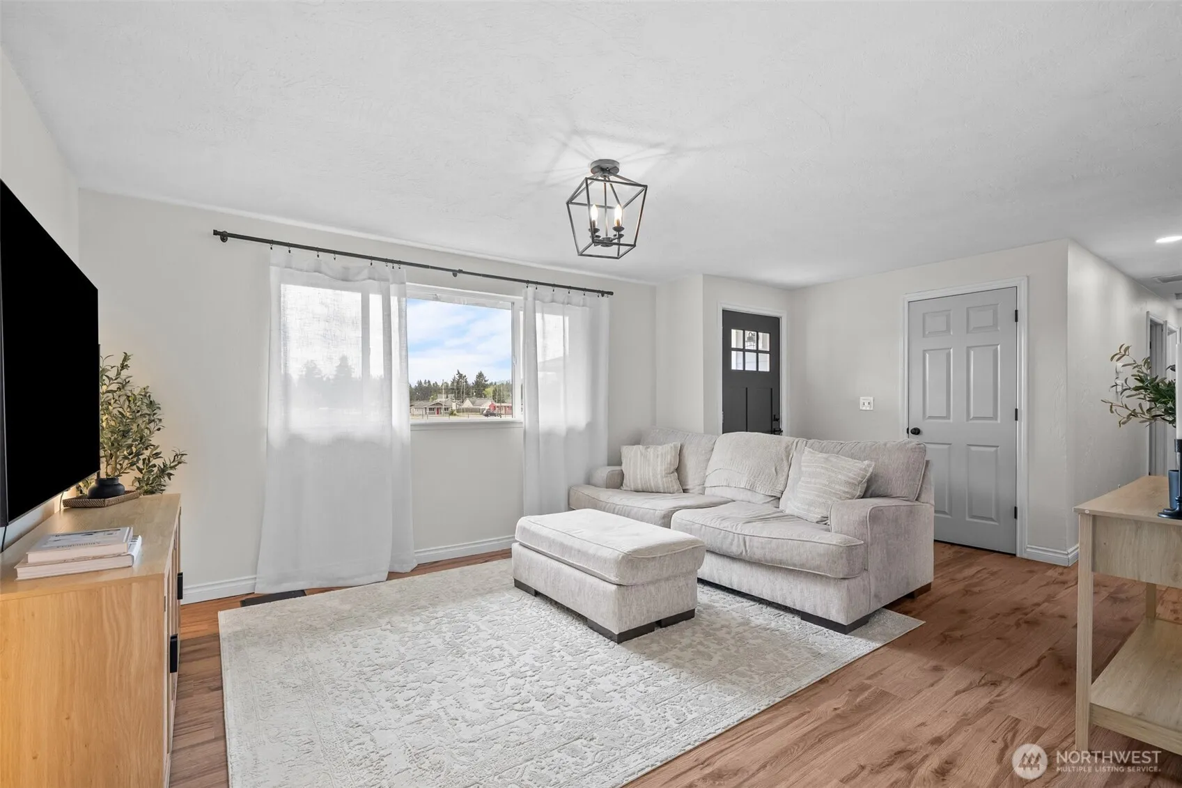 Property photo for 304 Rochester Street E, Rainier photo 3