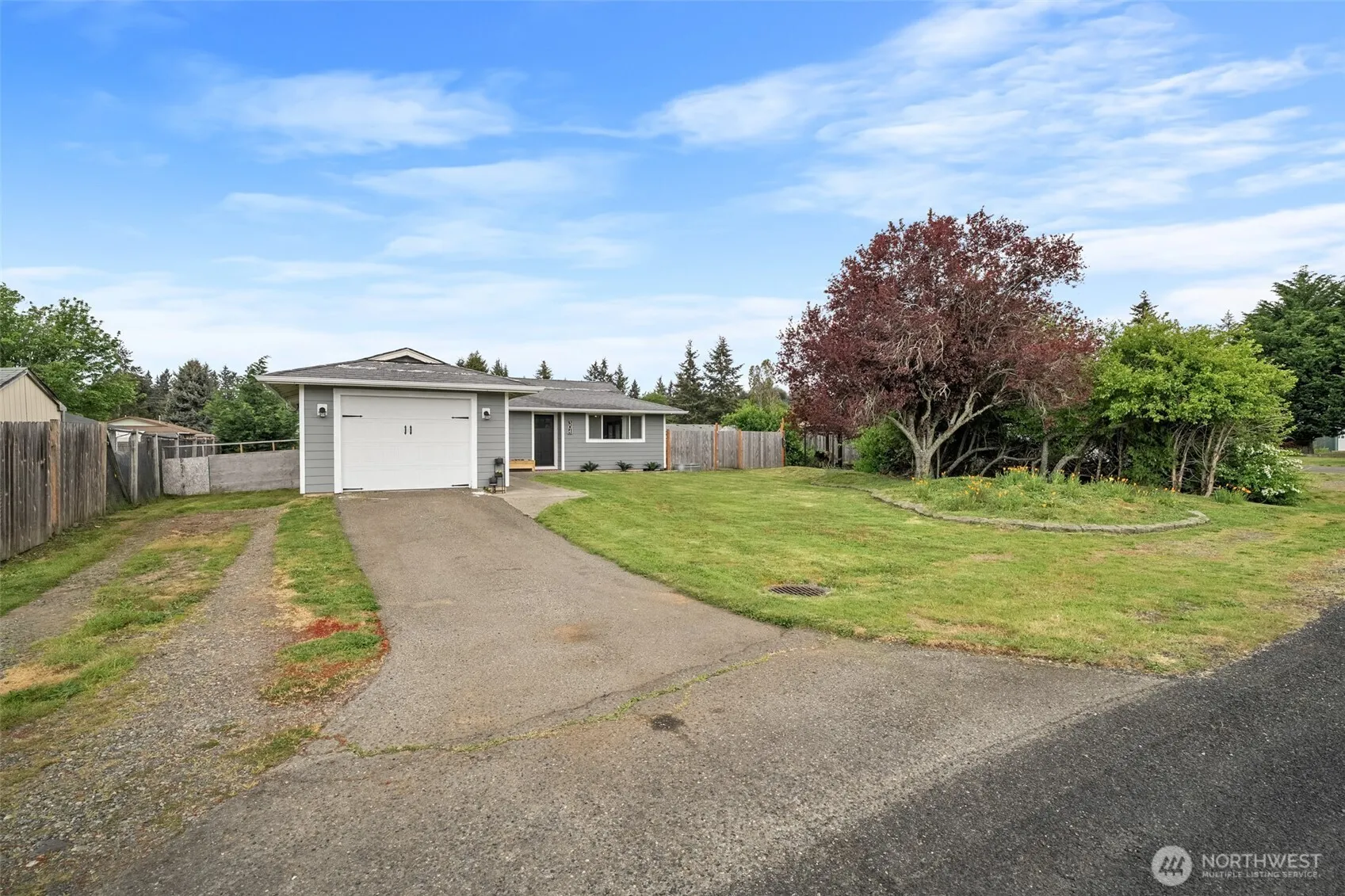 Property photo for 304 Rochester Street E, Rainier photo 2