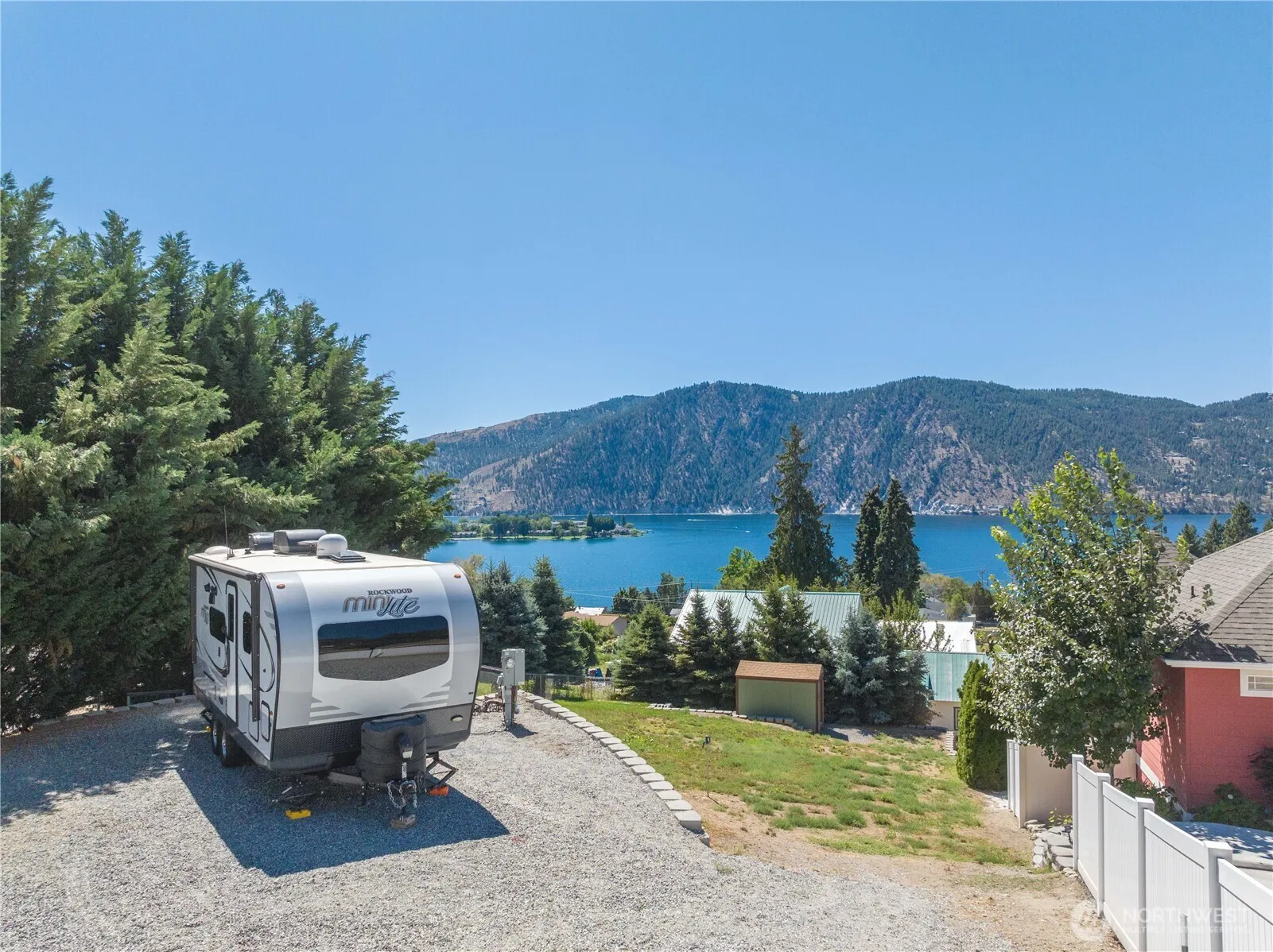 Property photo for 327 Lakeshore Drive, Manson photo 4