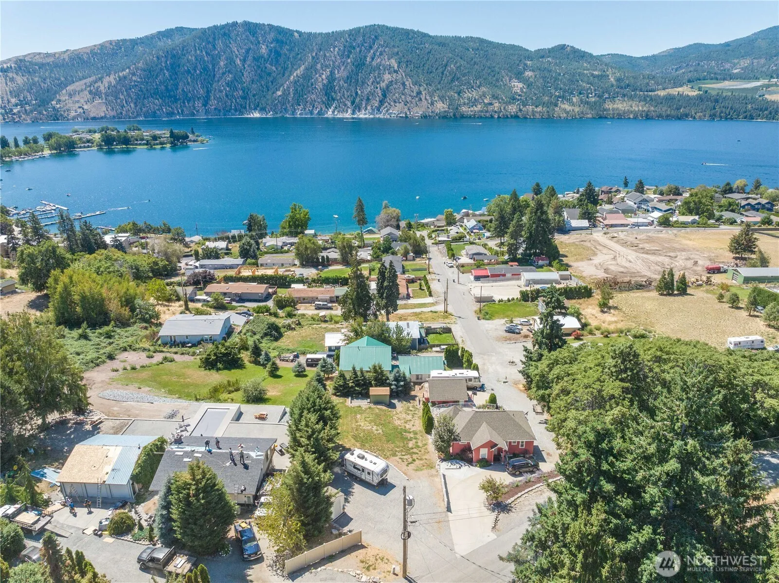 Property photo for 327 Lakeshore Drive, Manson photo 2
