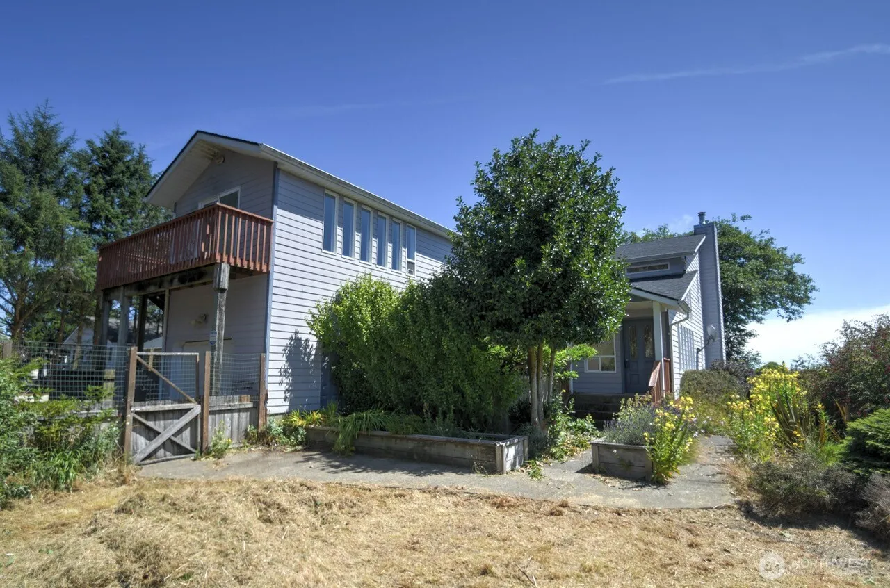 Property photo for 180 Sunrise Avenue Se, Ocean Shores photo 2