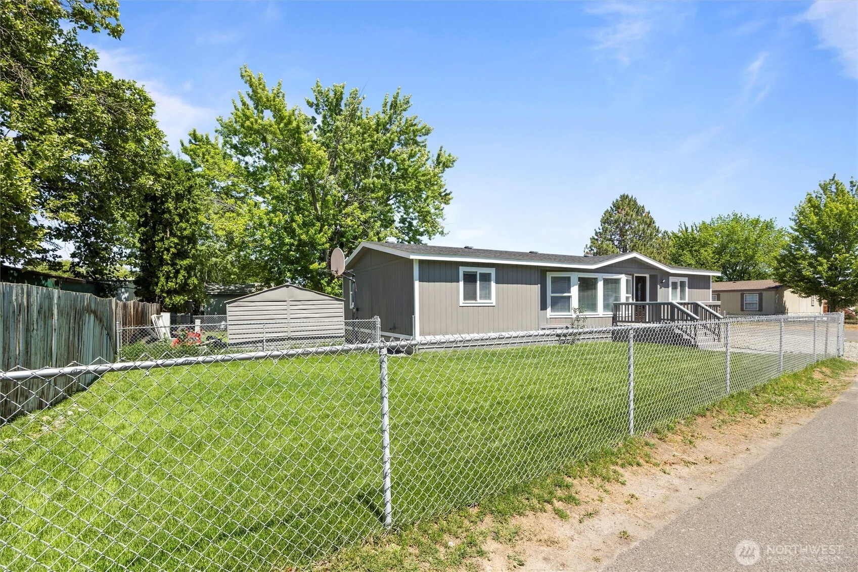 Property photo for 6750 Desert View Drive, West Richland photo 2