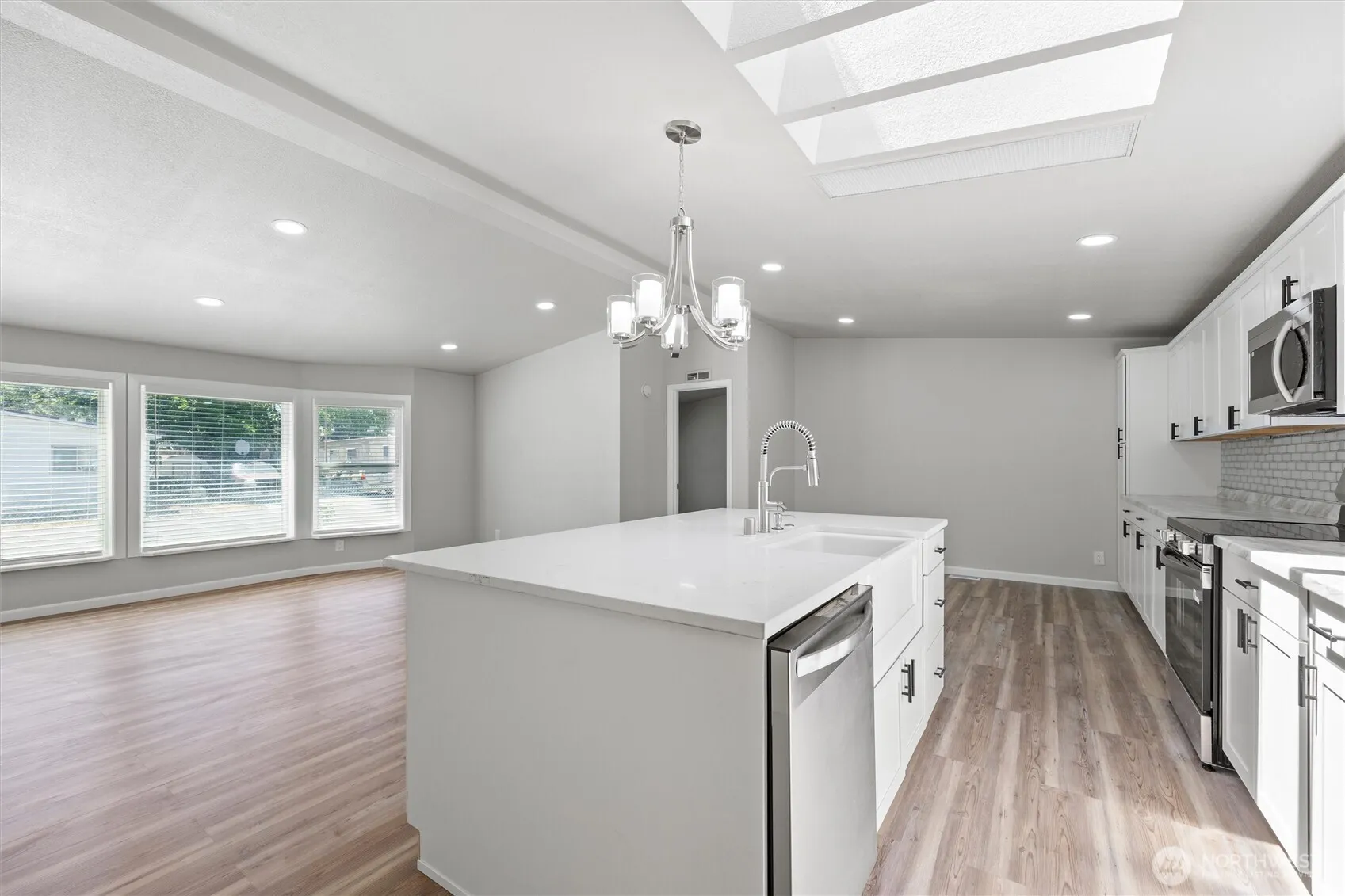Property photo for 6750 Desert View Drive, West Richland photo 4