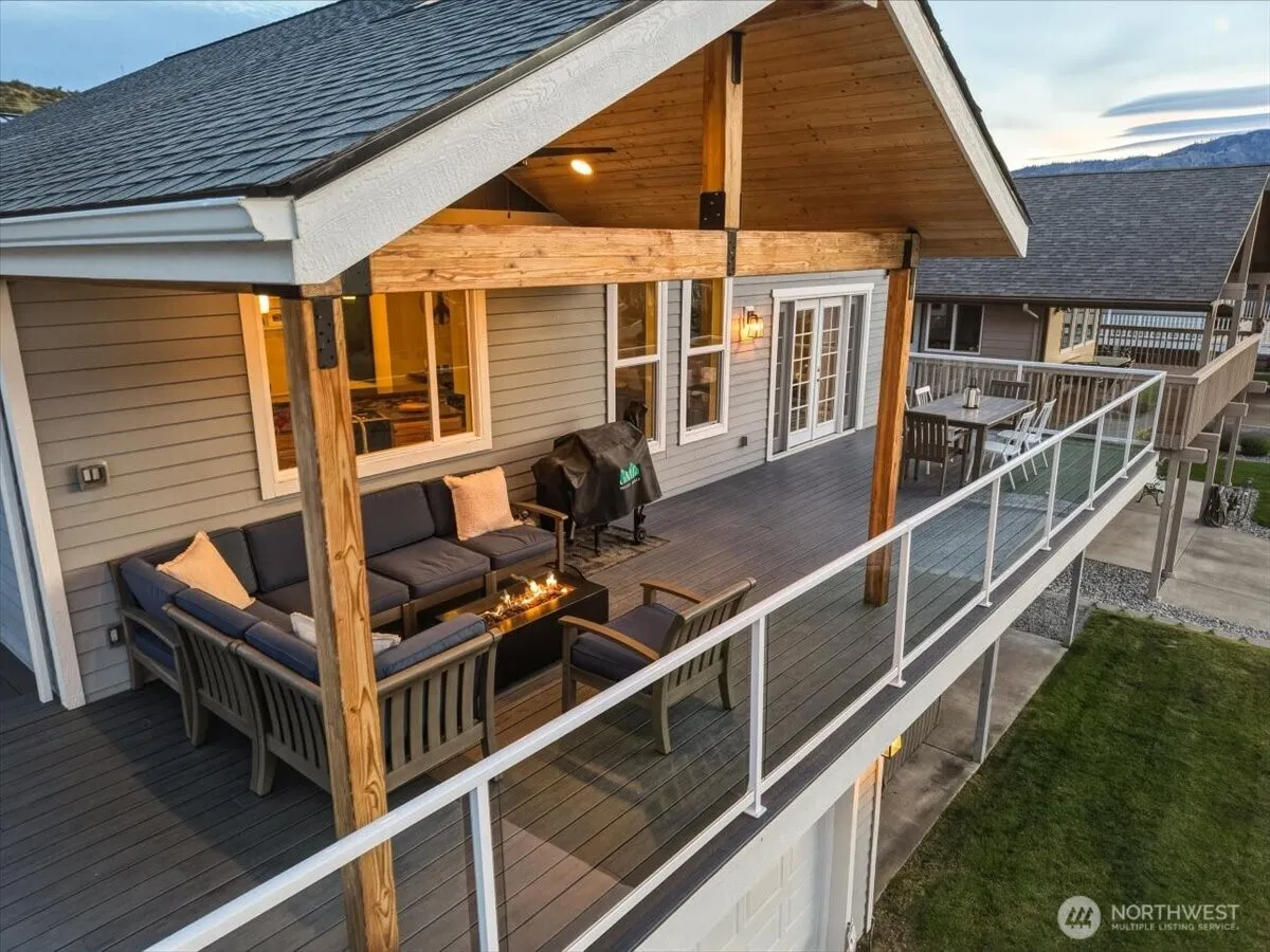 Property photo for 240 W Marine View Drive, Orondo photo 2