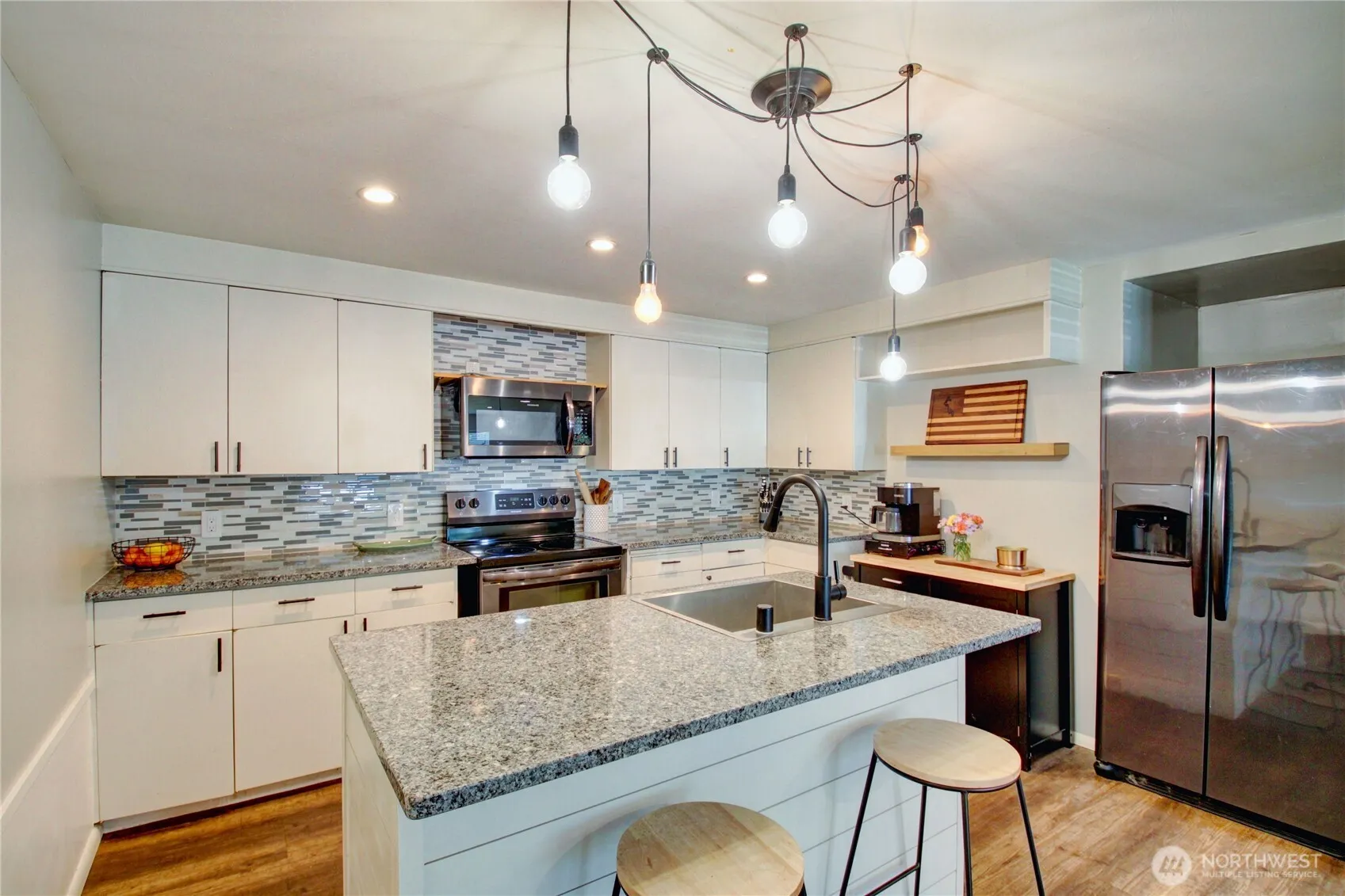 Property photo for 348 Ne Harvest Drive, Oak Harbor photo 3