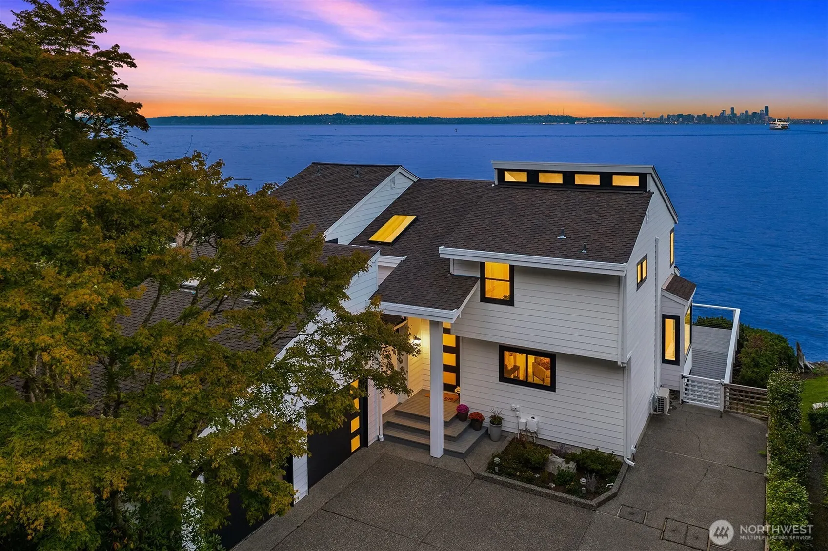 Property photo for 4692 Rockaway Beach Road Ne, Bainbridge Island