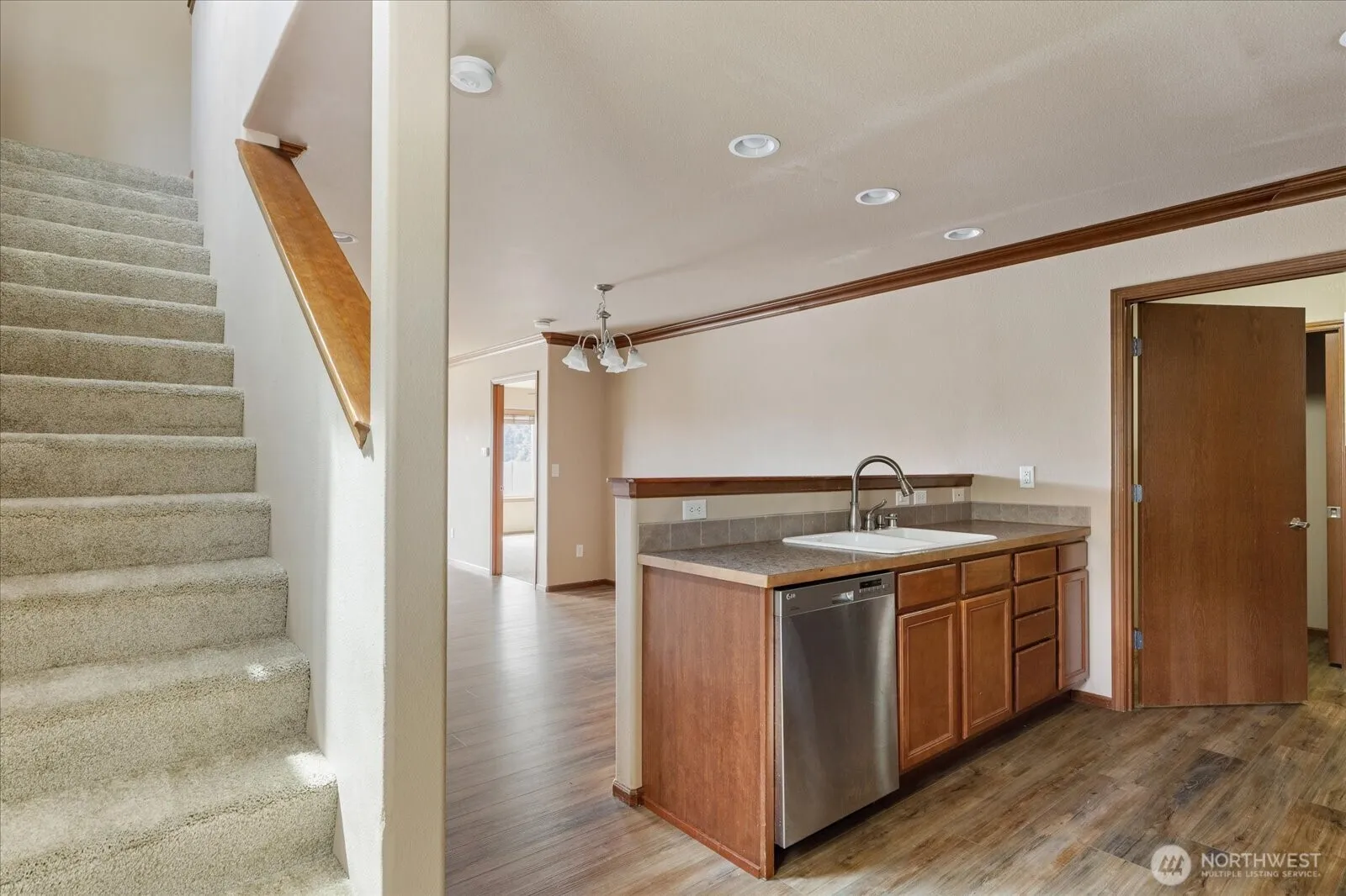 Property photo for 1441 Nw 5th Avenue, Oak Harbor photo 4