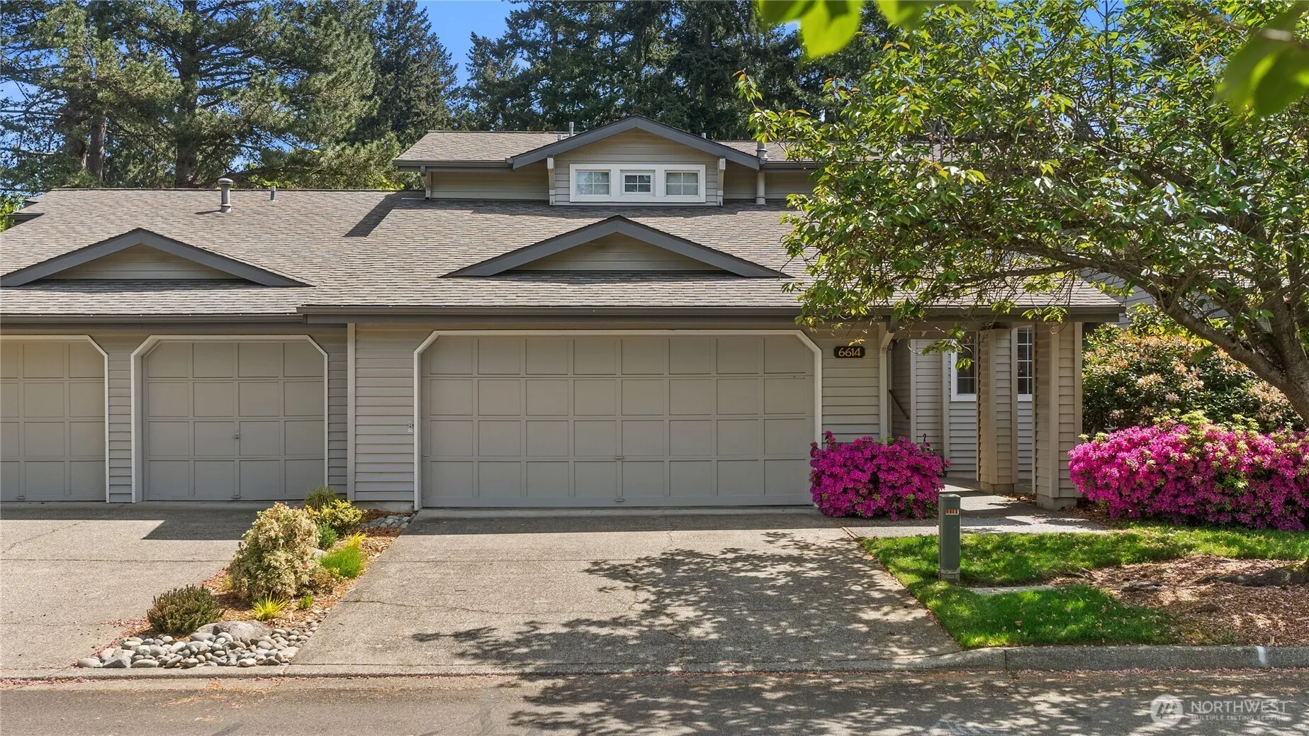 Property photo for 6614 113th Place Se, Bellevue, WA 98006