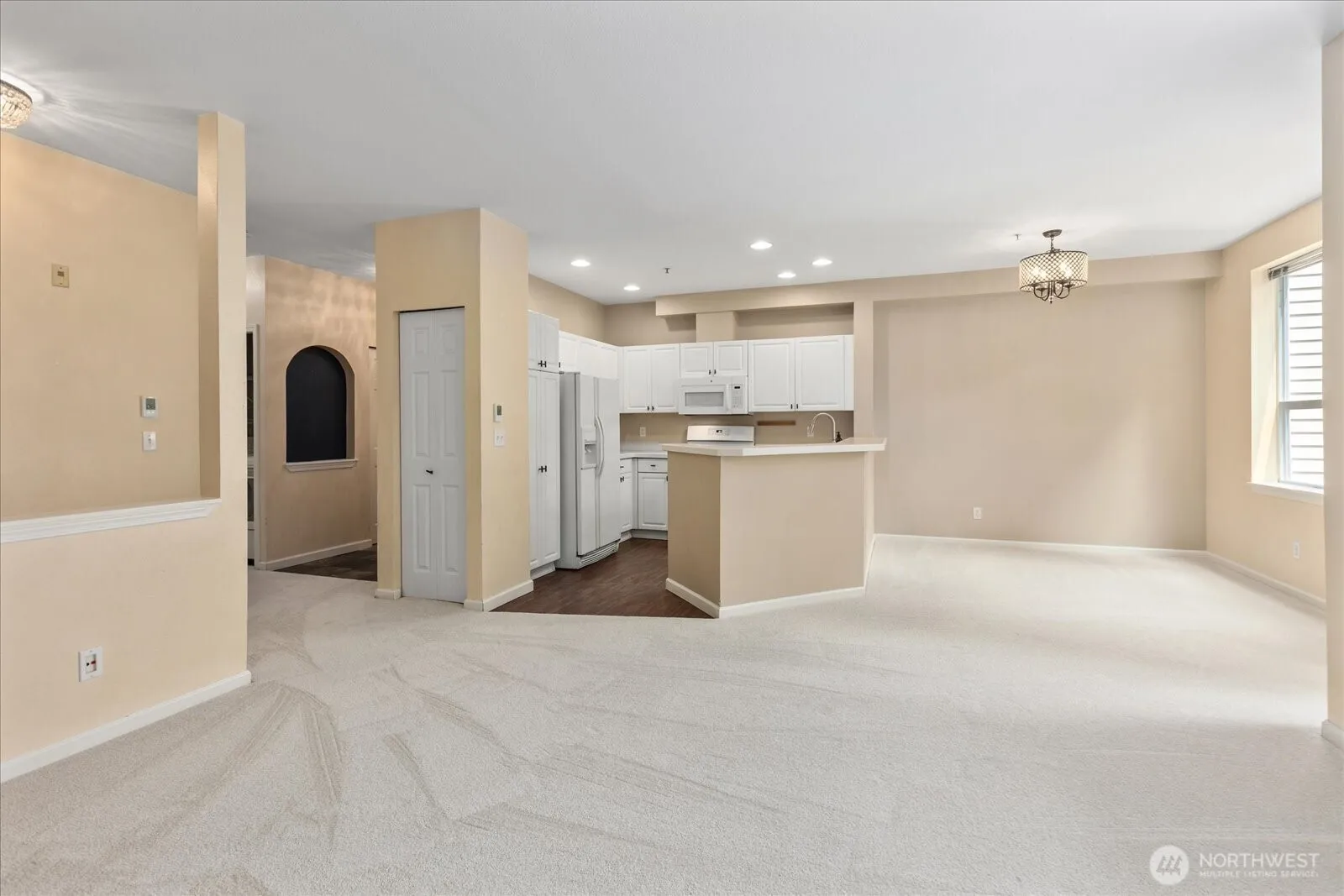 Property photo for 12530 Admiralty Way #k204, Everett photo 4