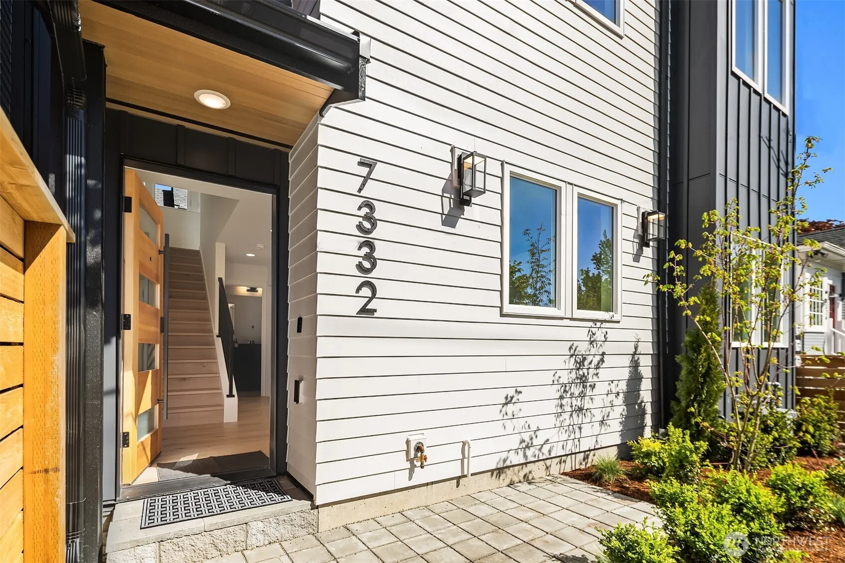 Property photo for 7332 25th Avenue Nw, Seattle photo 2