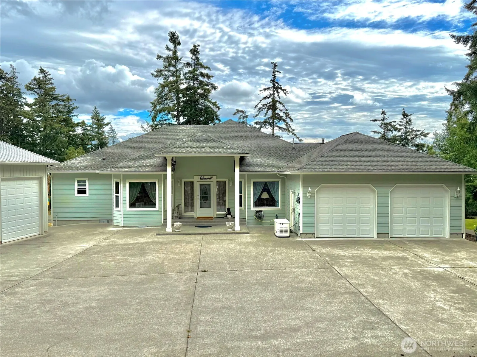 Property photo for 152 E Morris Road, Coupeville photo 2