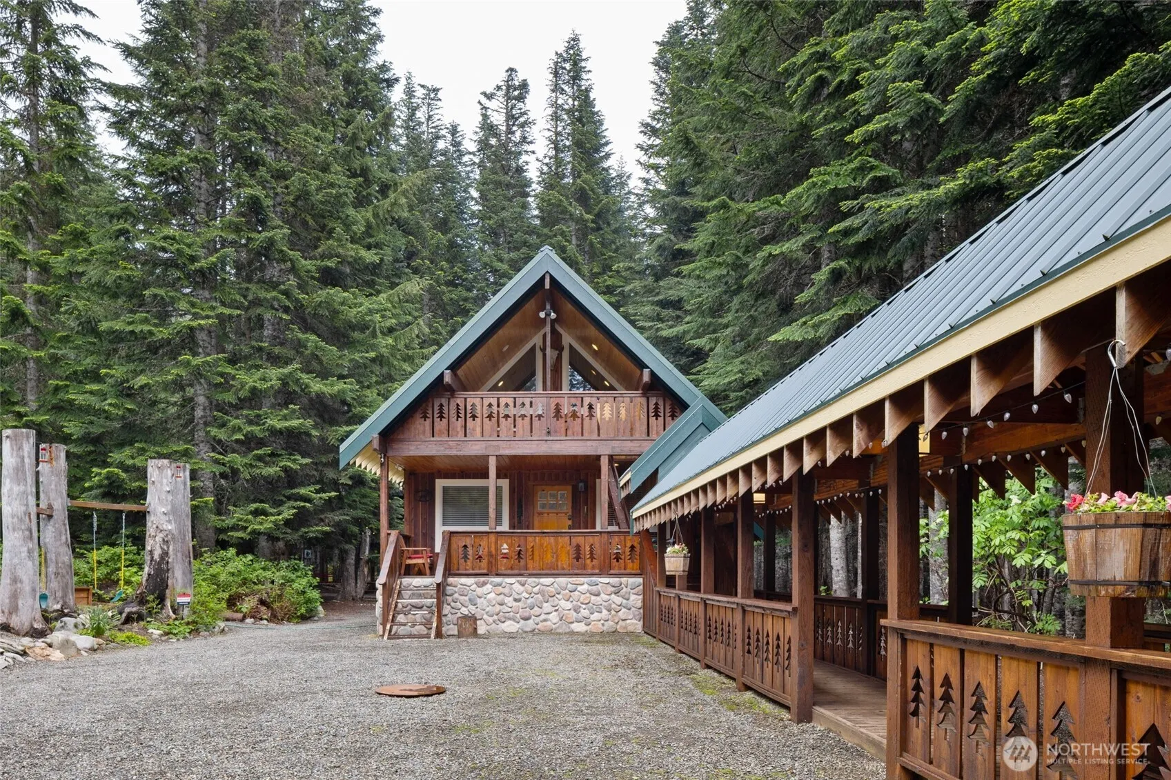 Property photo for 670 Yellowstone, Snoqualmie Pass photo 3