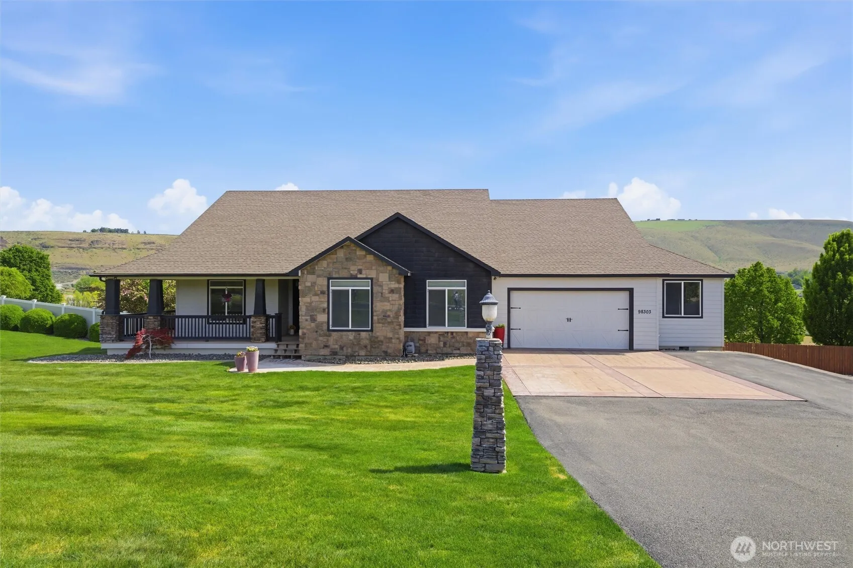 Property photo for 98303 E Ridgeview Drive, Kennewick photo 3