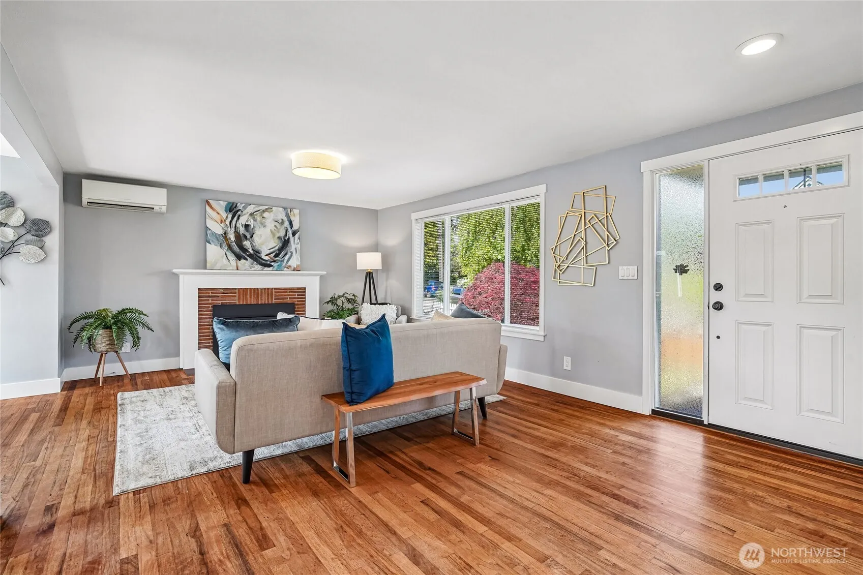 Property photo for 7313 25th Avenue Nw, Seattle photo 3