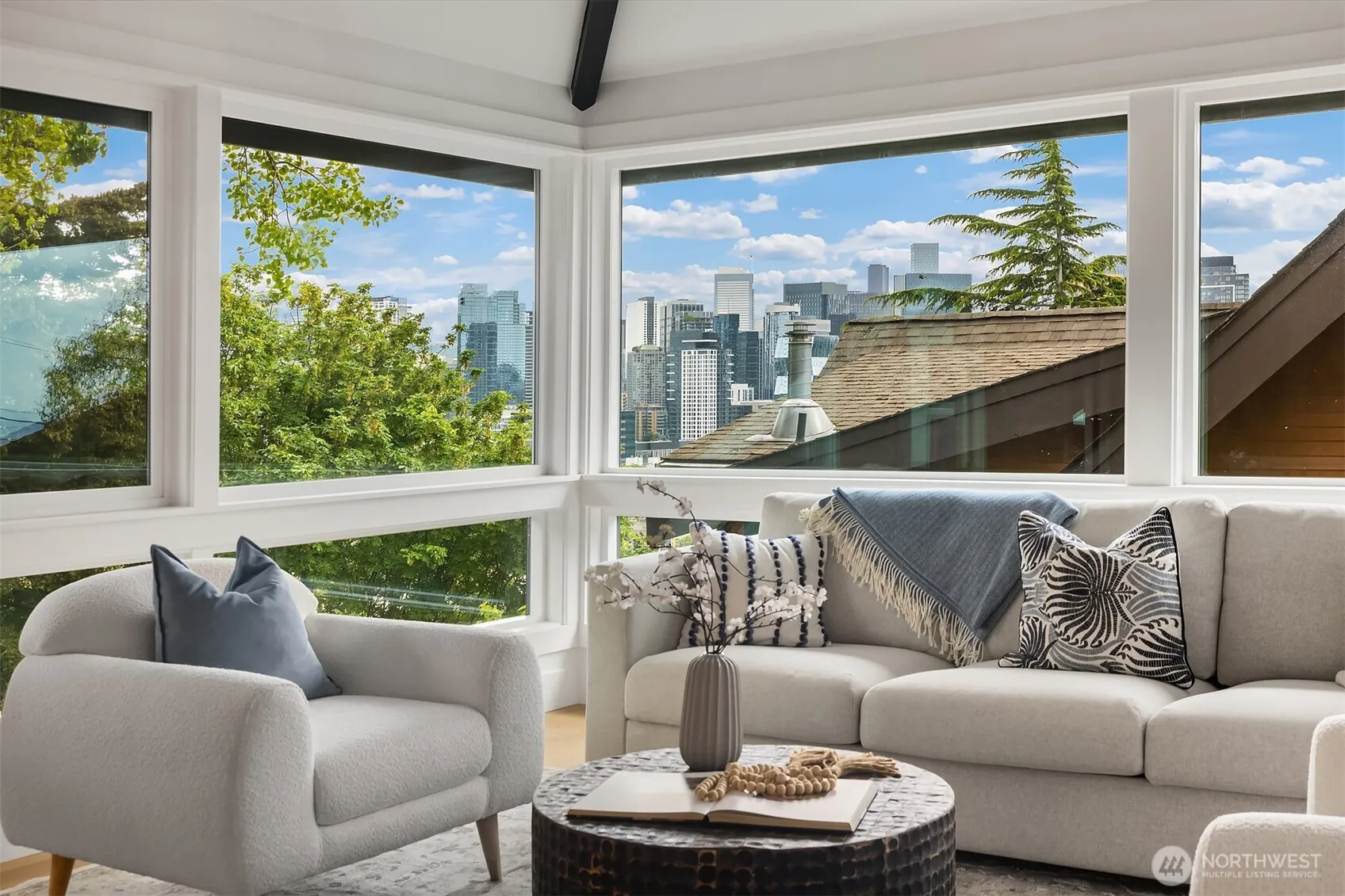 Property photo for 1014 4th Avenue N, Seattle