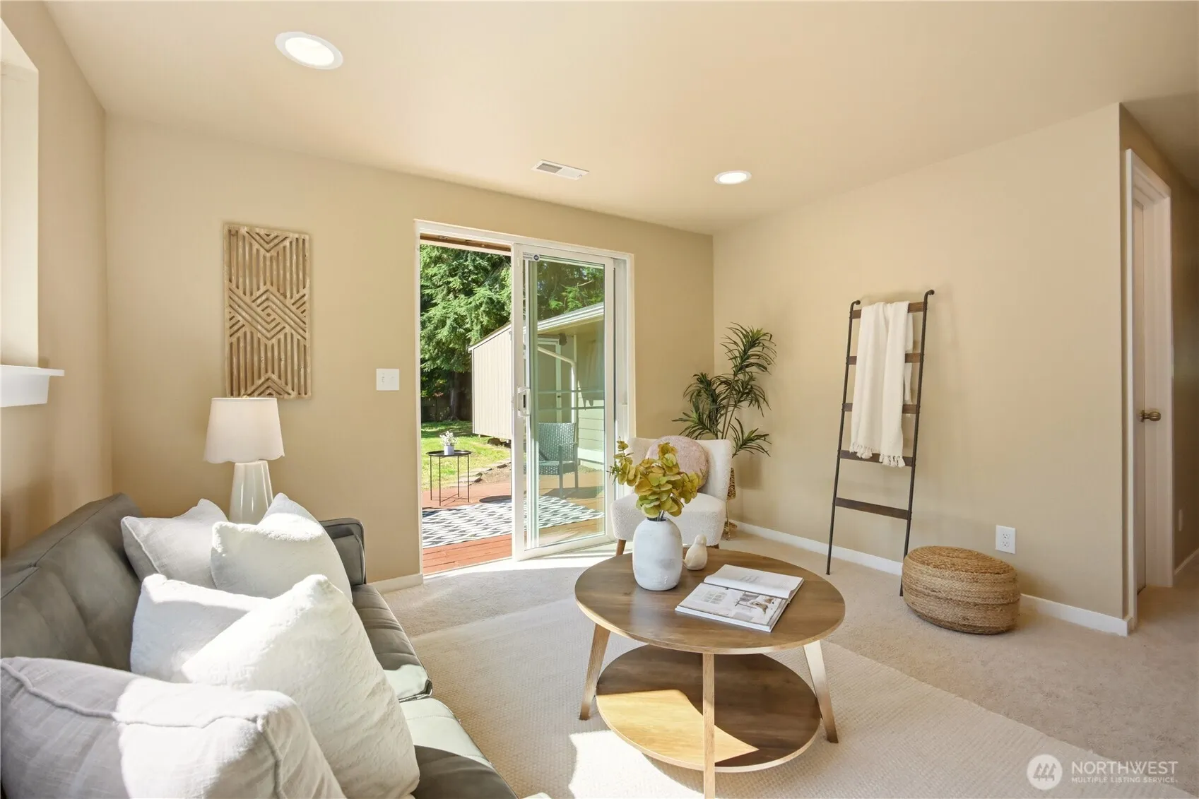 Property photo for 2327 Ne 86th Street, Seattle photo 4