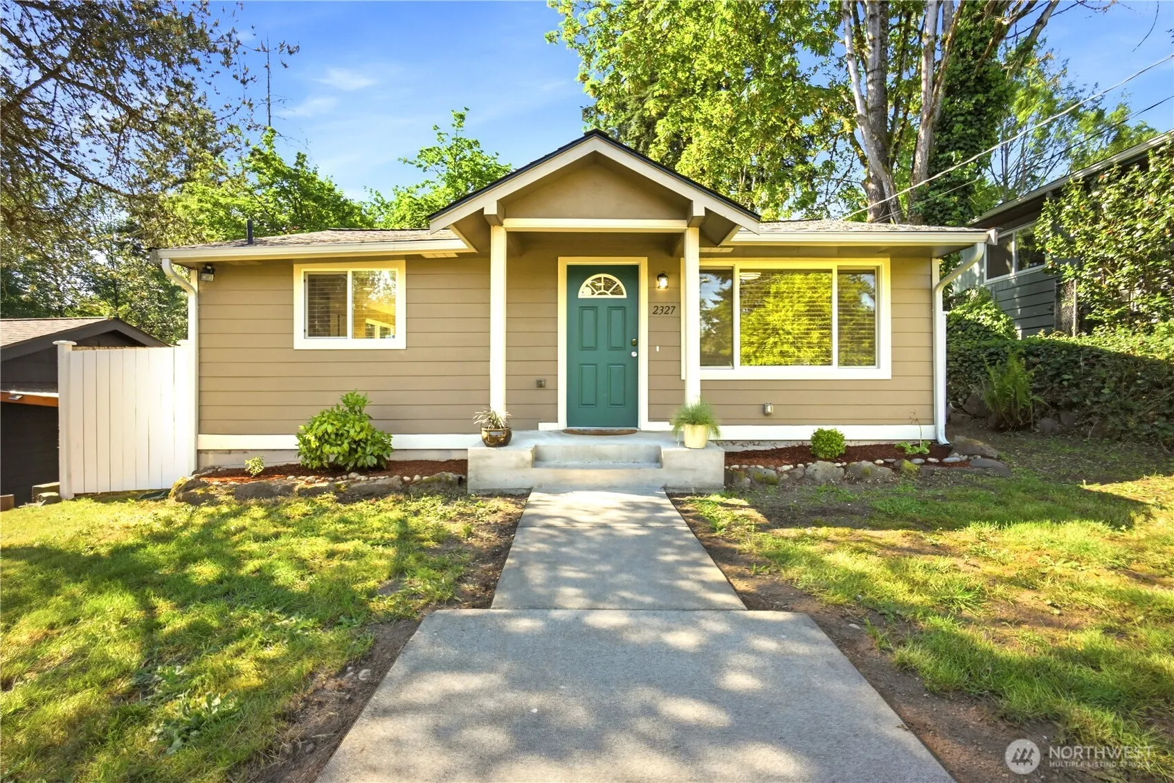 Property photo for 2327 Ne 86th Street, Seattle