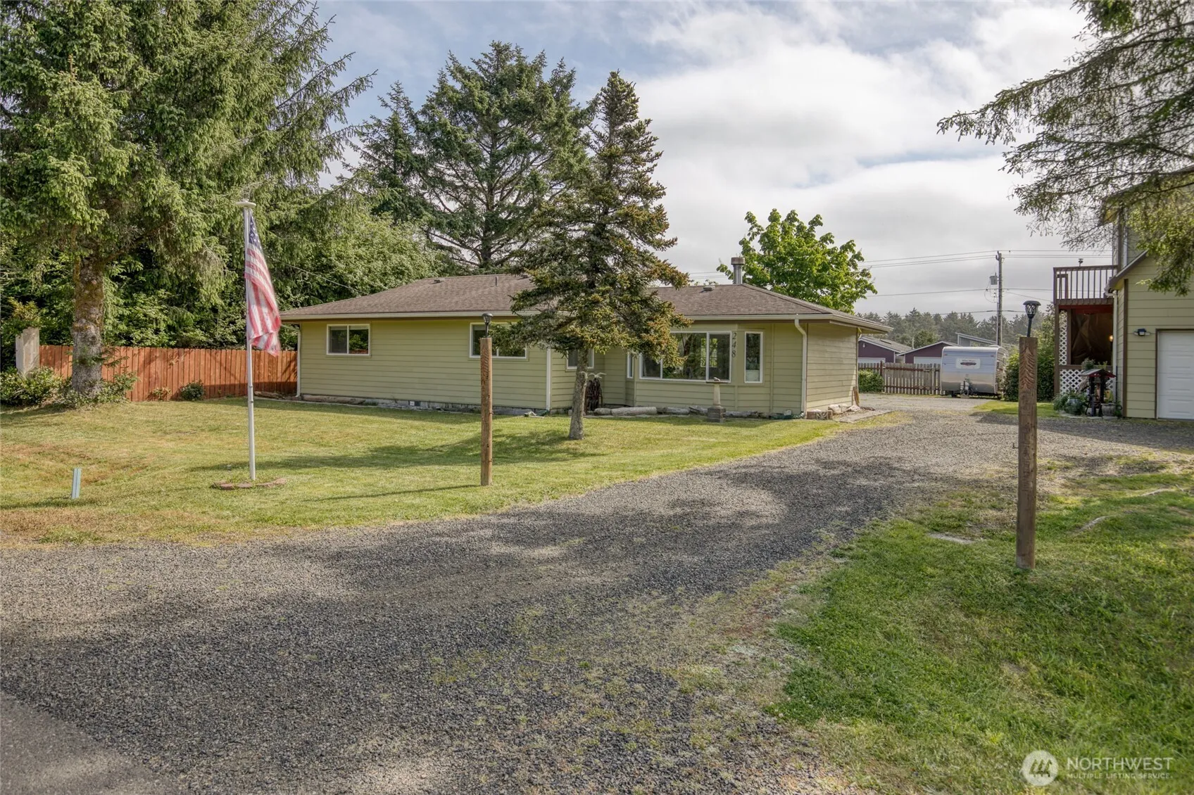 Property photo for 248 Nw Ensign Avenue, Ocean Shores photo 2