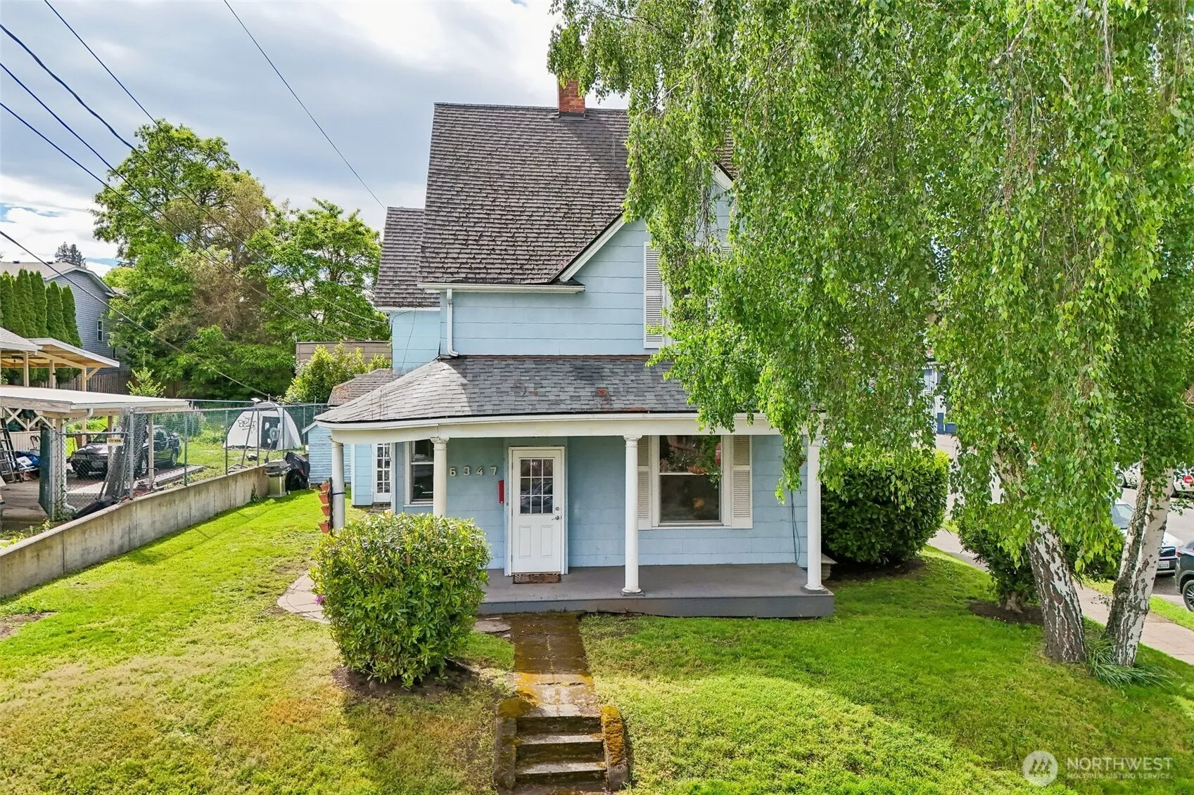 Property photo for 315 Ne 65th Street, Seattle photo 2