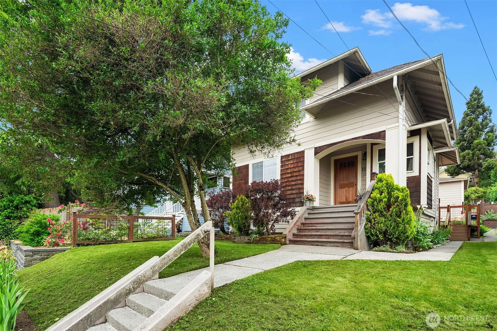 Property photo for 1513 27th Avenue, Seattle photo 3