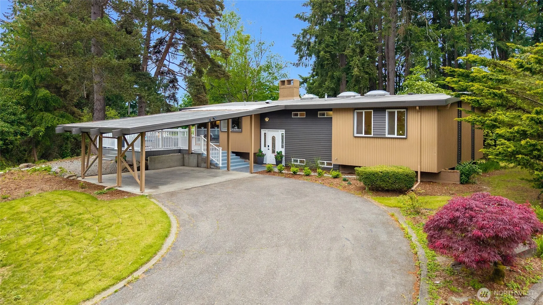 Property photo for 16559 Se 45th Place, Bellevue photo 3