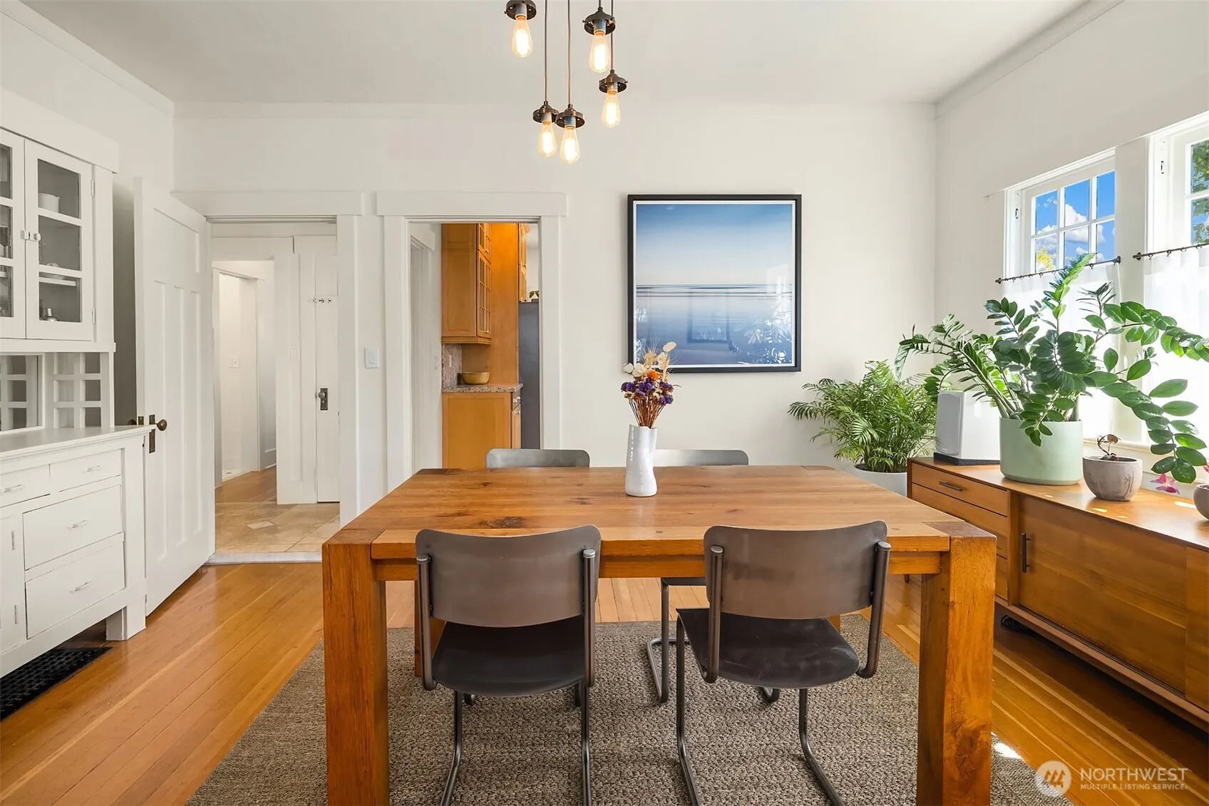 Property photo for 4740 4th Avenue Ne, Seattle photo 4