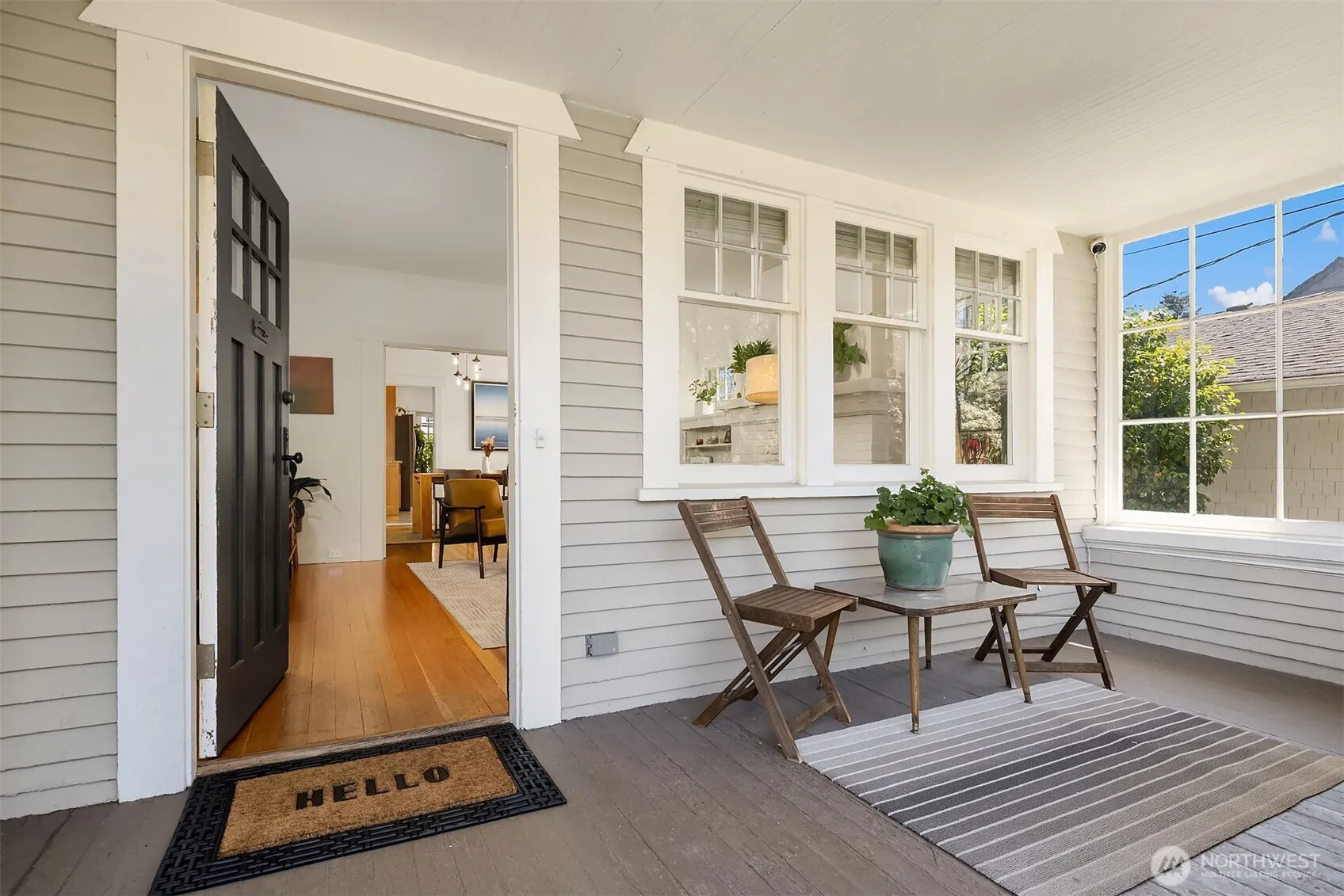 Property photo for 4740 4th Avenue Ne, Seattle photo 2