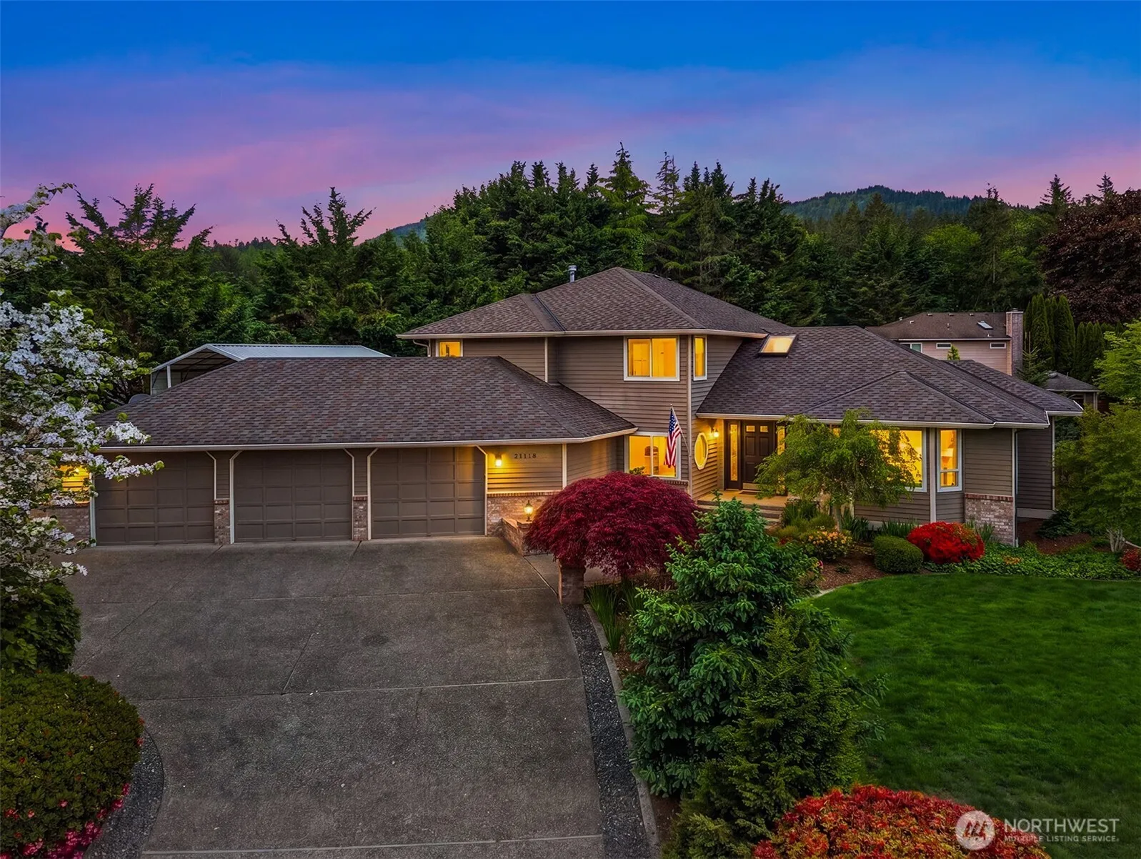 Property photo for 21118 Se 137th Place, Issaquah, WA 98027