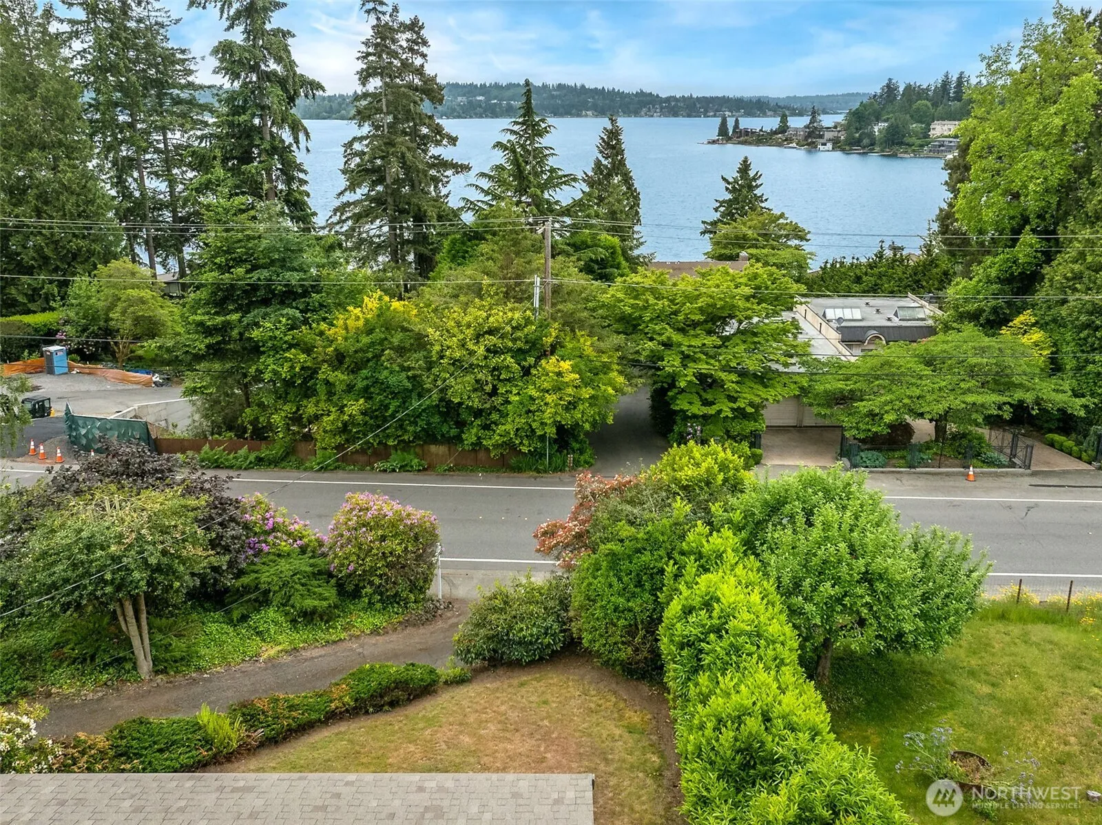 Property photo for 9510 Lake Washington Boulevard Ne, Bellevue photo 3